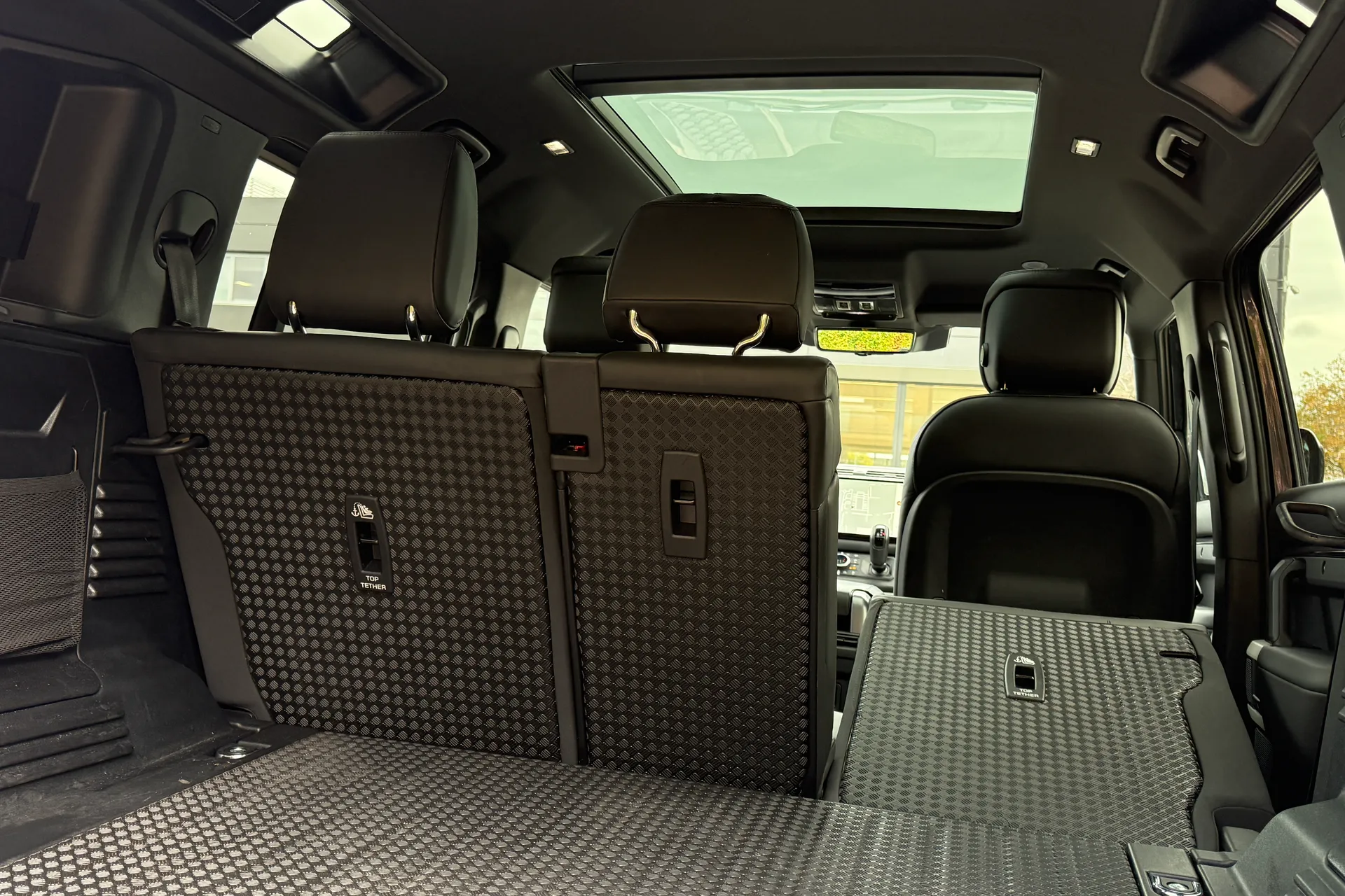 LAND ROVER DEFENDER thumbnail image number 32