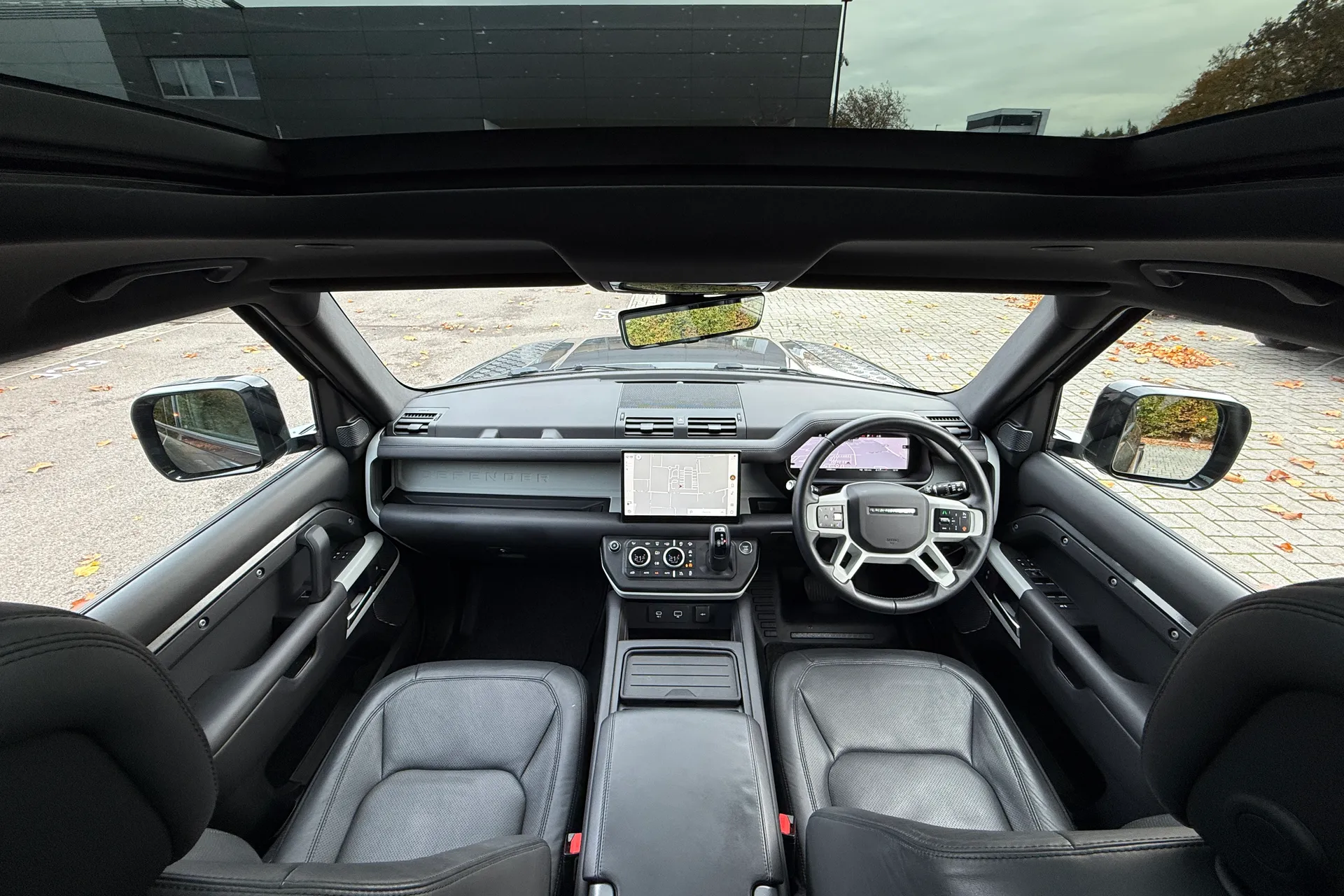 LAND ROVER DEFENDER thumbnail image number 3