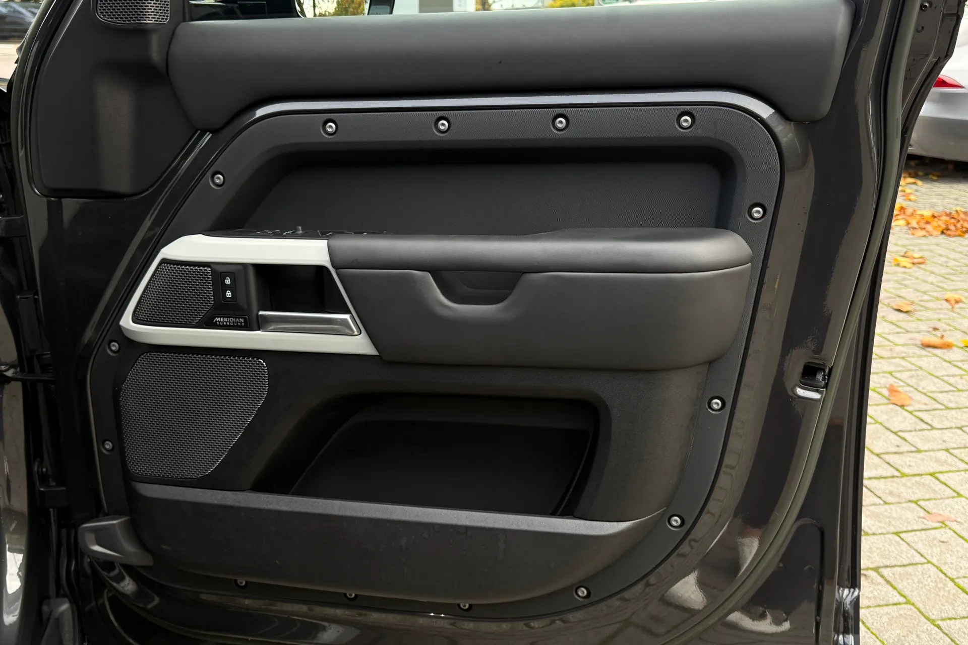 LAND ROVER DEFENDER thumbnail image number 48