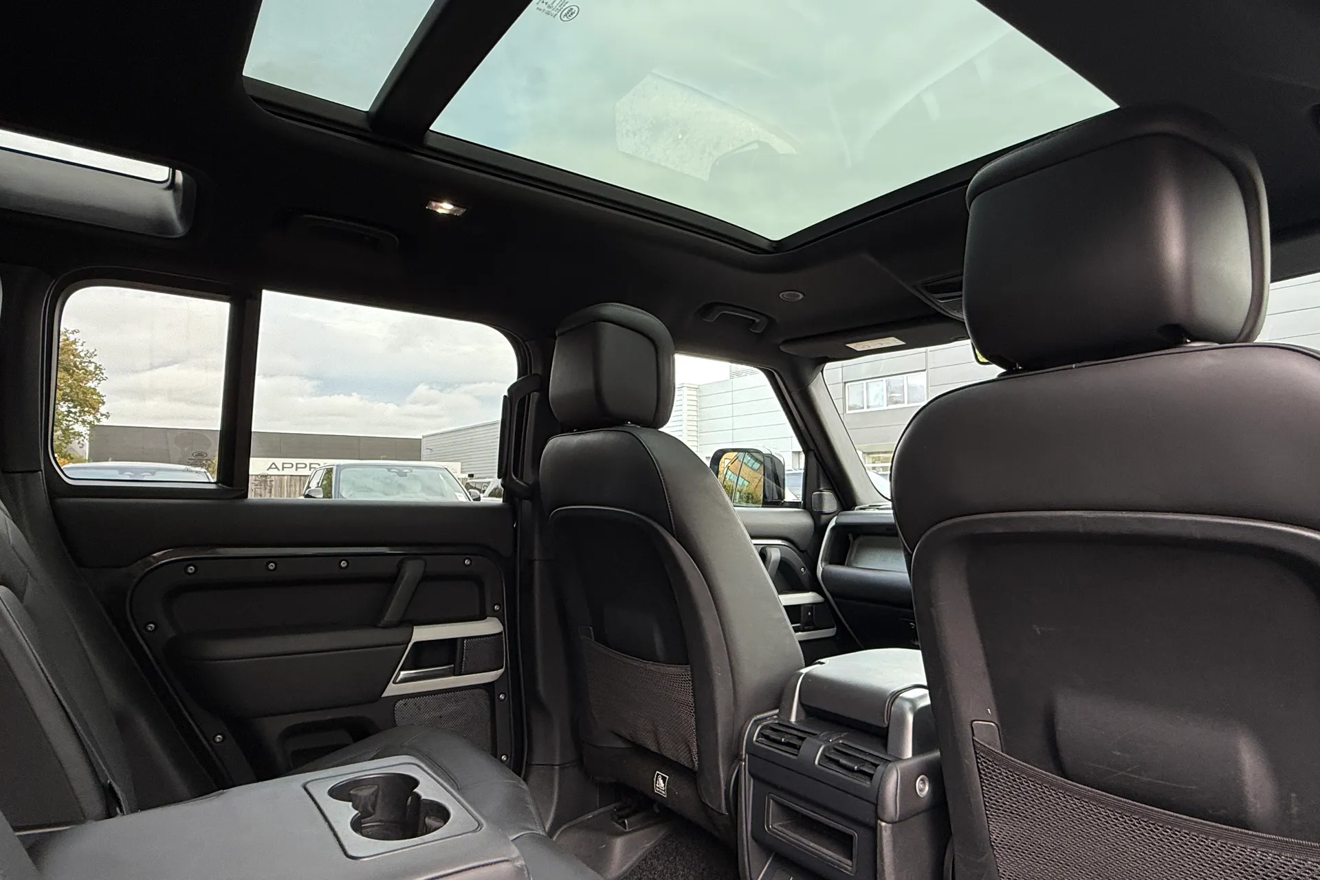 LAND ROVER DEFENDER thumbnail image number 35