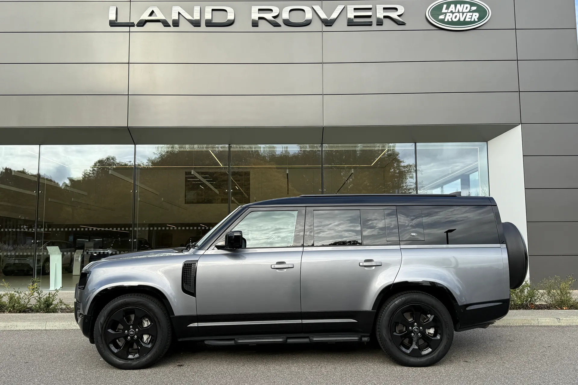 LAND ROVER DEFENDER thumbnail image number 11