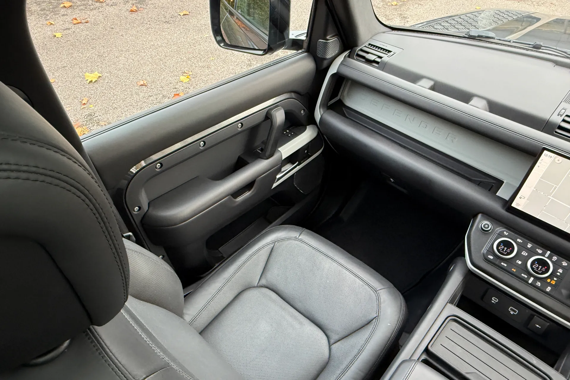 LAND ROVER DEFENDER thumbnail image number 23