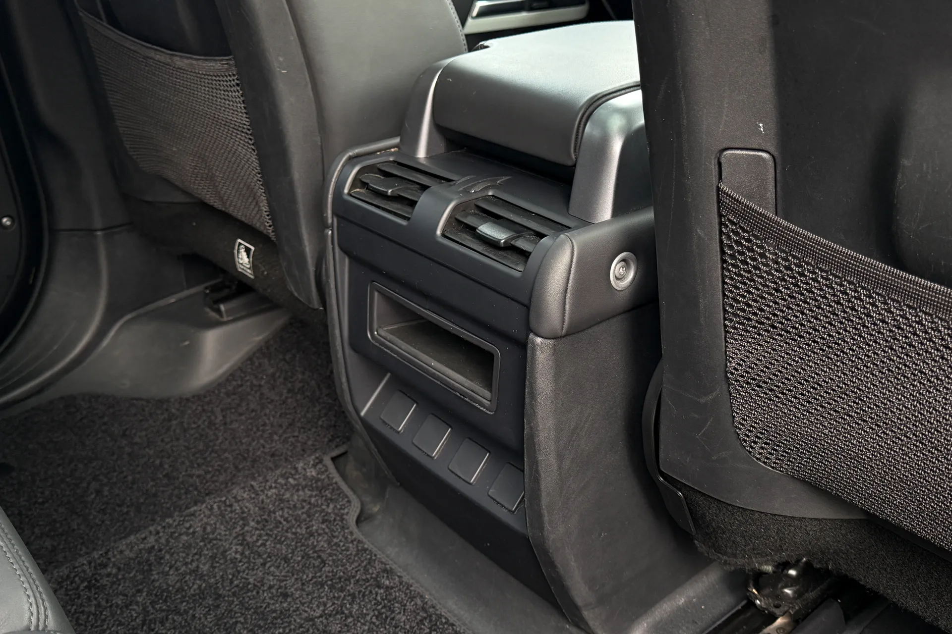 LAND ROVER DEFENDER thumbnail image number 37