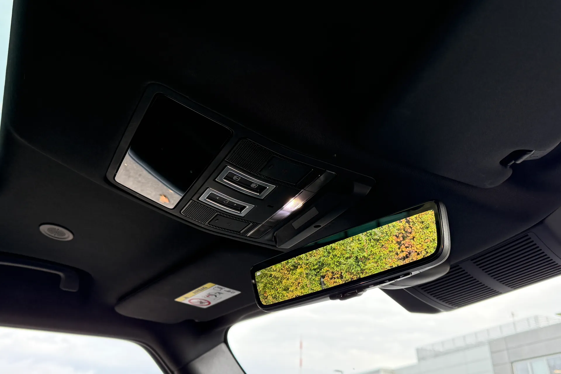 LAND ROVER DEFENDER thumbnail image number 26