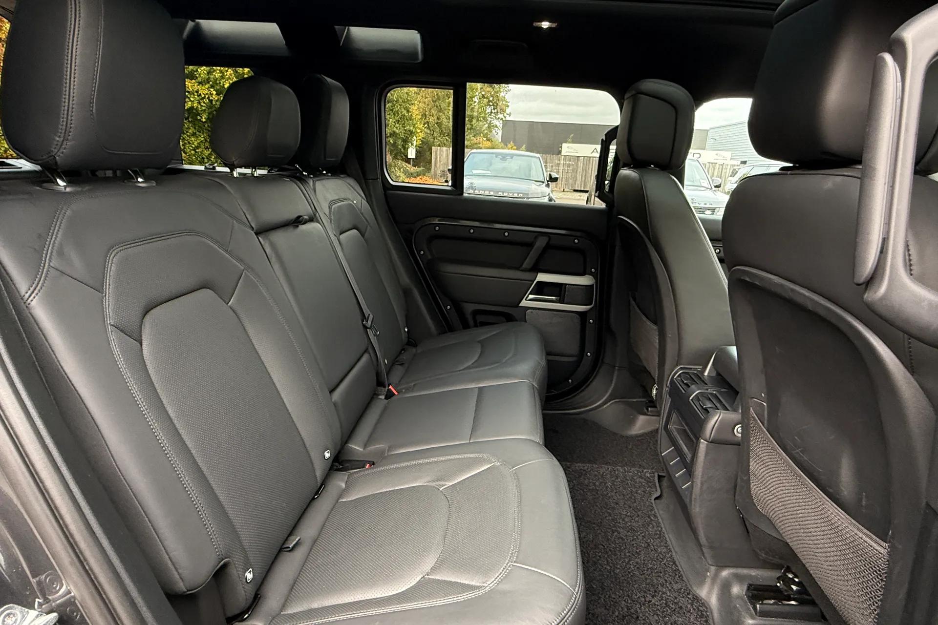 LAND ROVER DEFENDER thumbnail image number 34