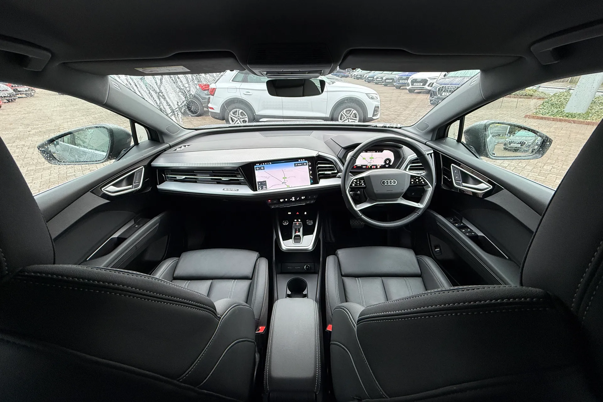 Audi Q4 thumbnail image number 3