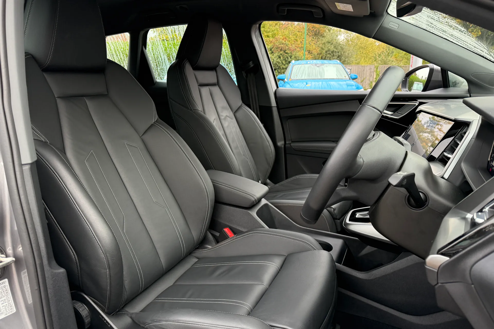 Audi Q4 thumbnail image number 26