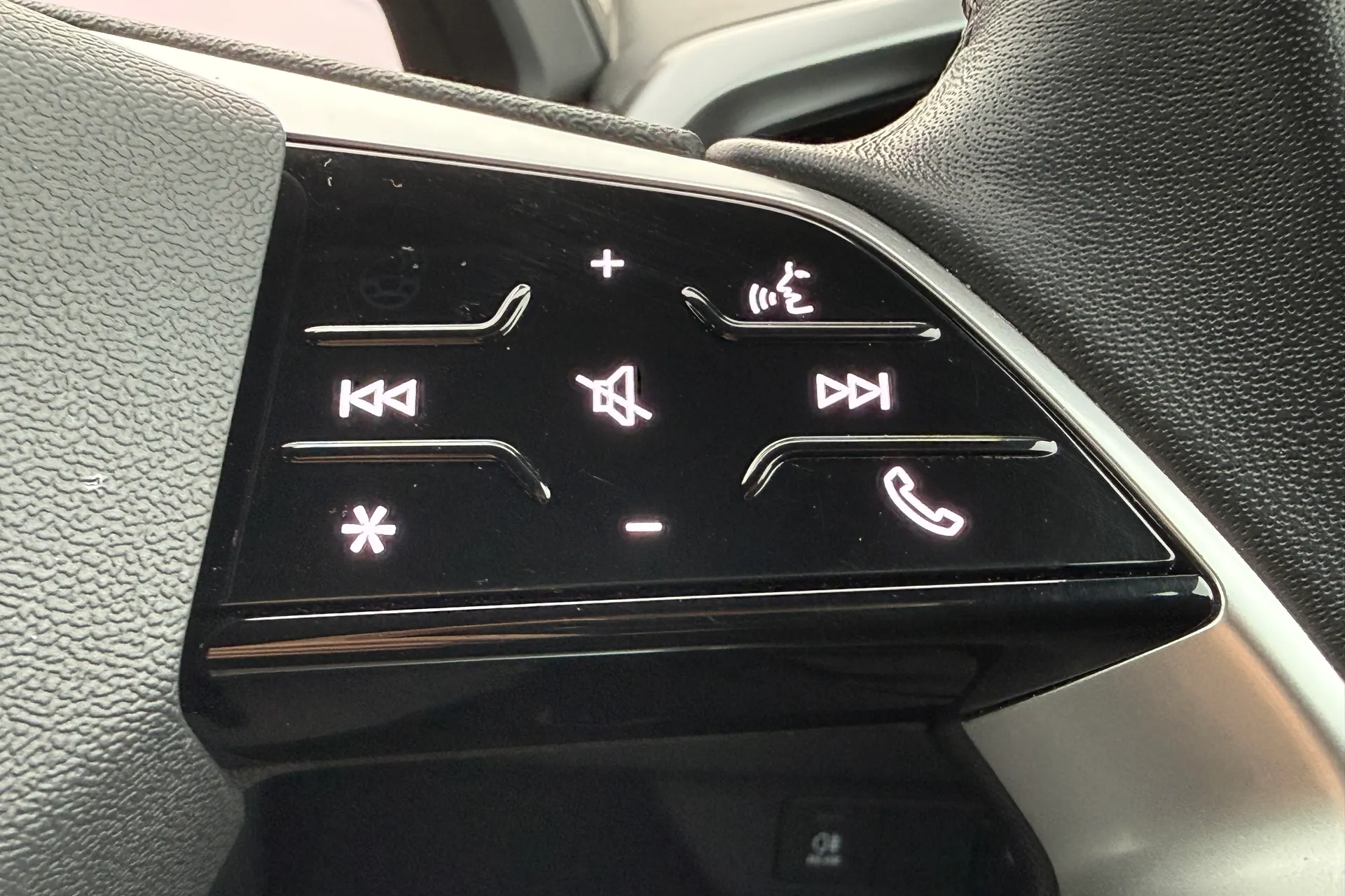 Audi Q4 thumbnail image number 21