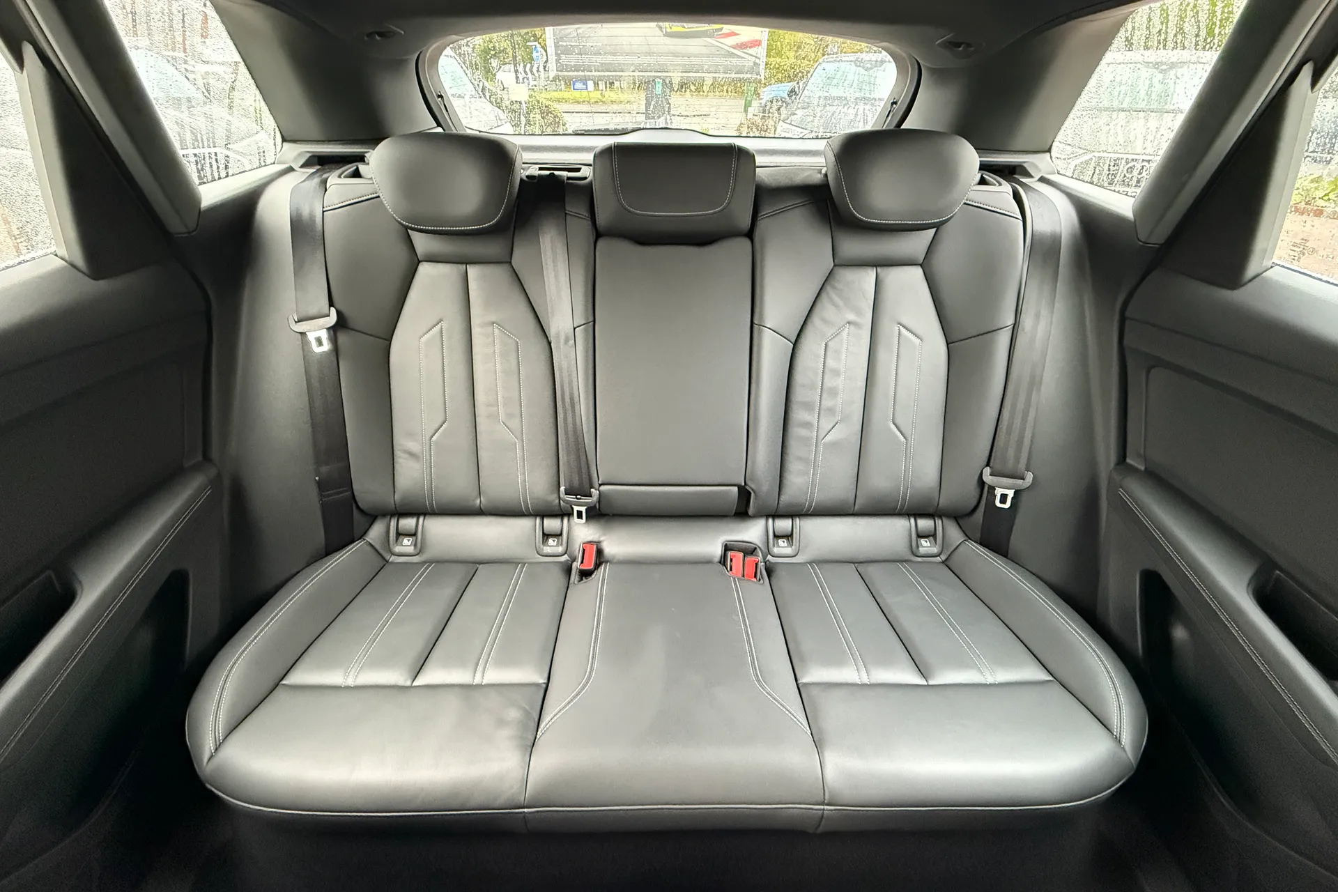 Audi Q4 thumbnail image number 37