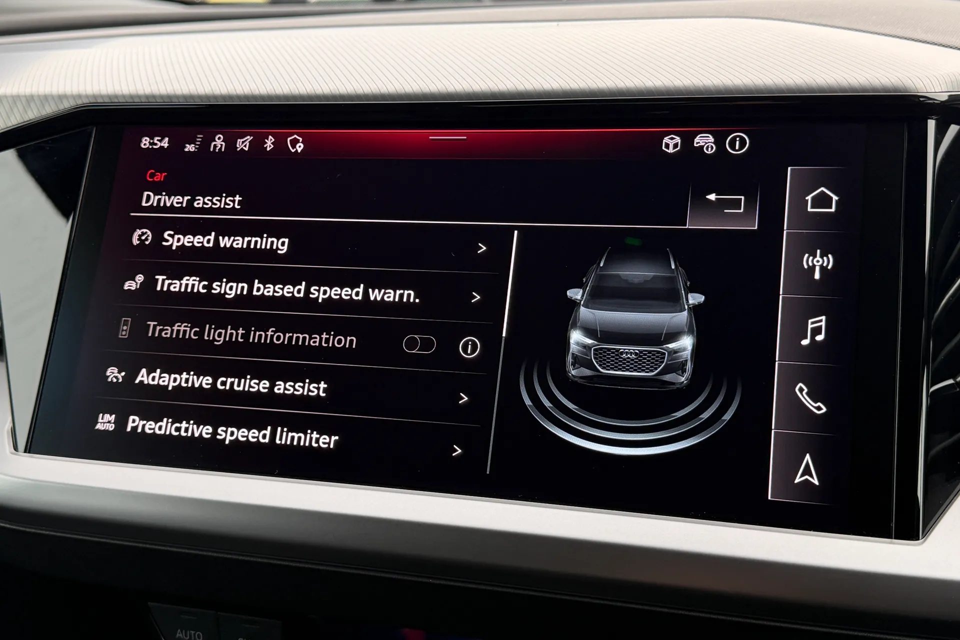 Audi Q4 thumbnail image number 10