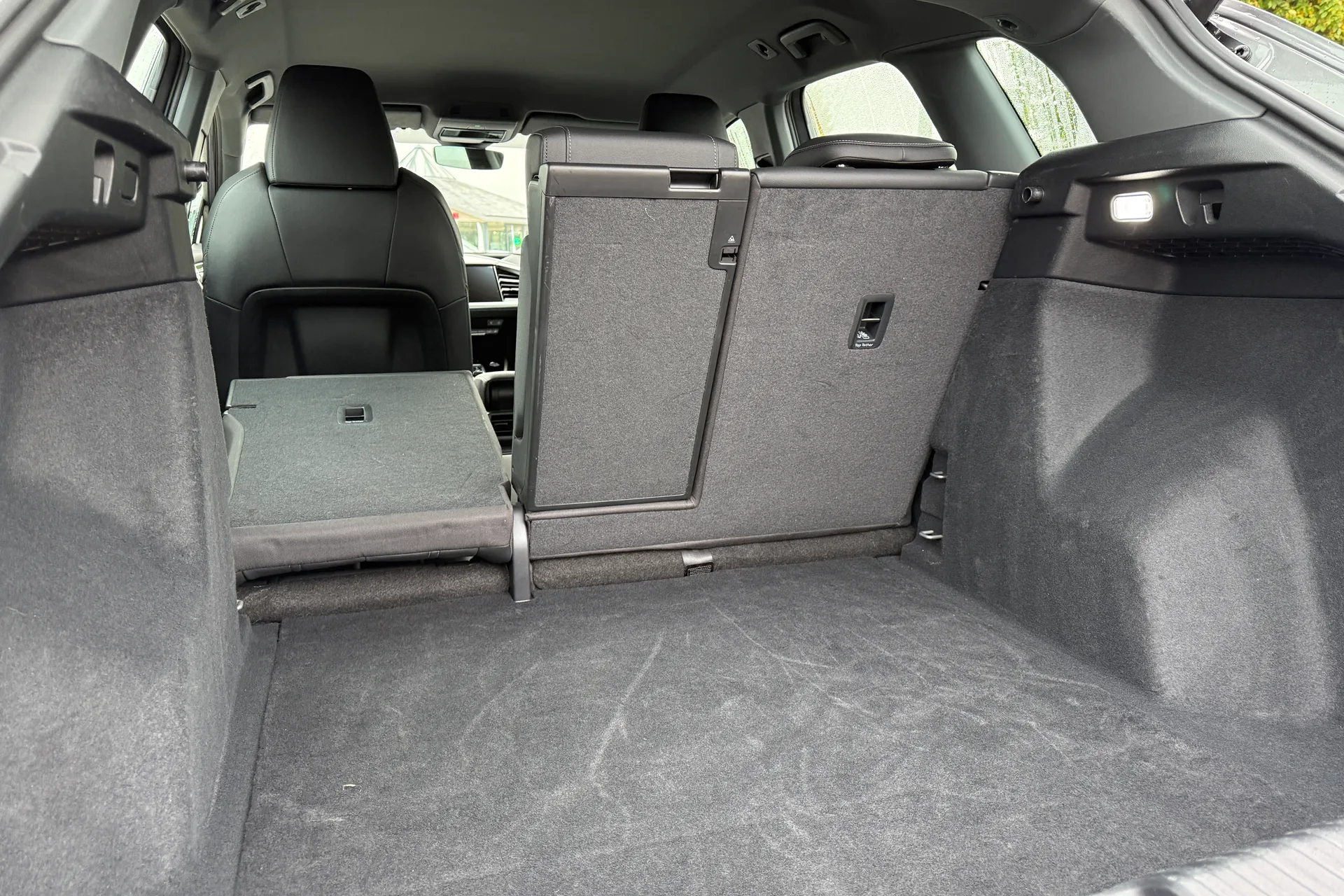 Audi Q4 thumbnail image number 34