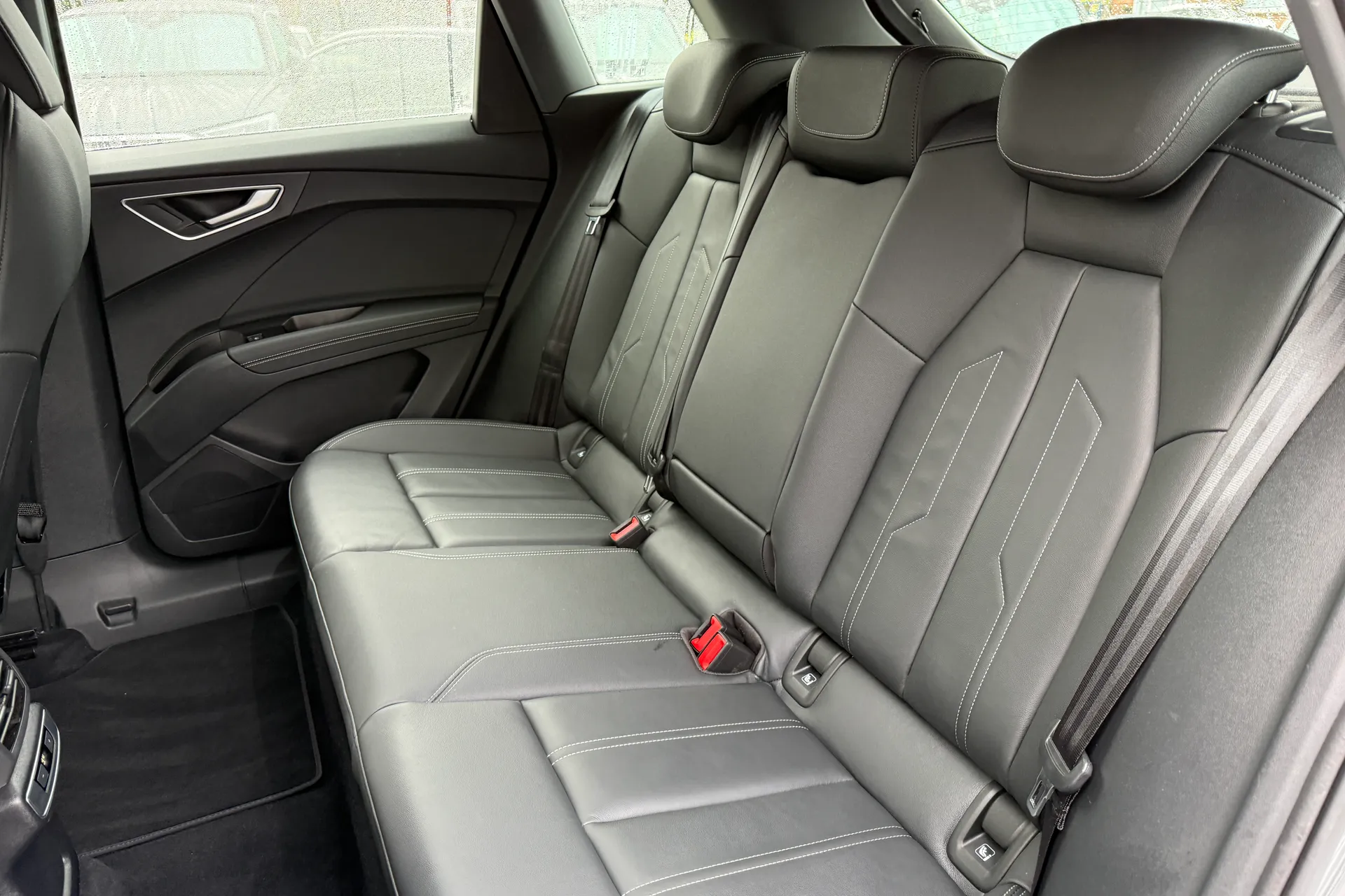 Audi Q4 thumbnail image number 42