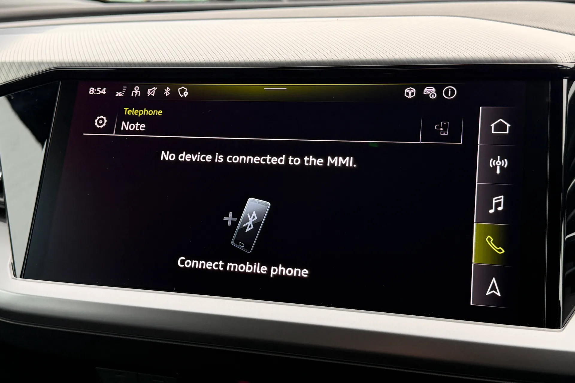 Audi Q4 thumbnail image number 12