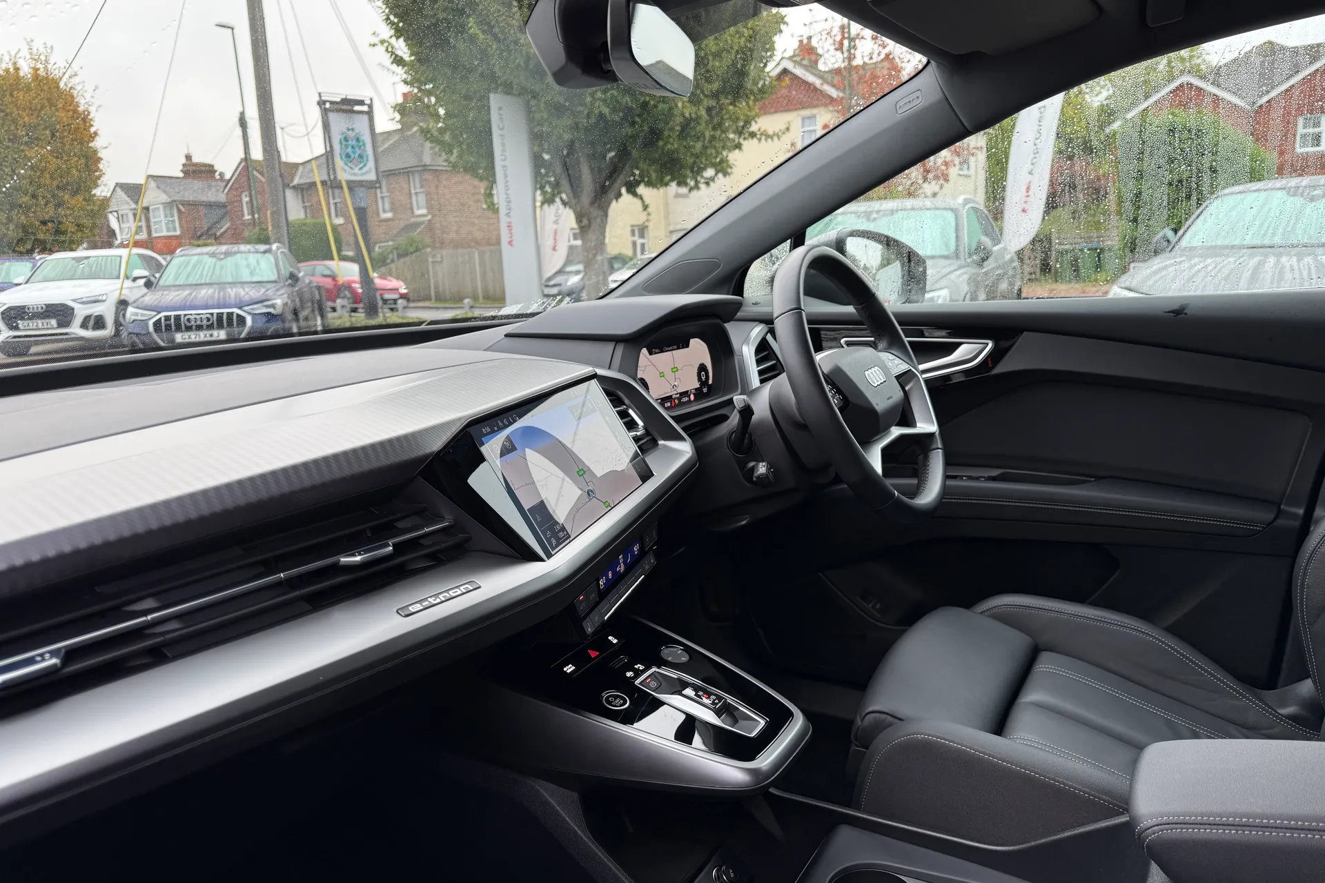 Audi Q4 thumbnail image number 28