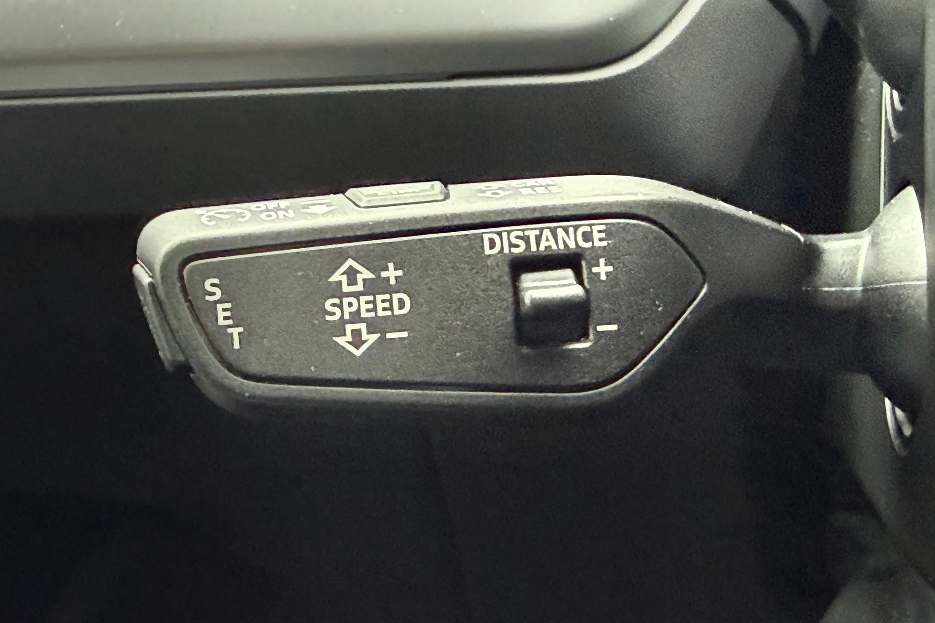 Audi Q4 thumbnail image number 16