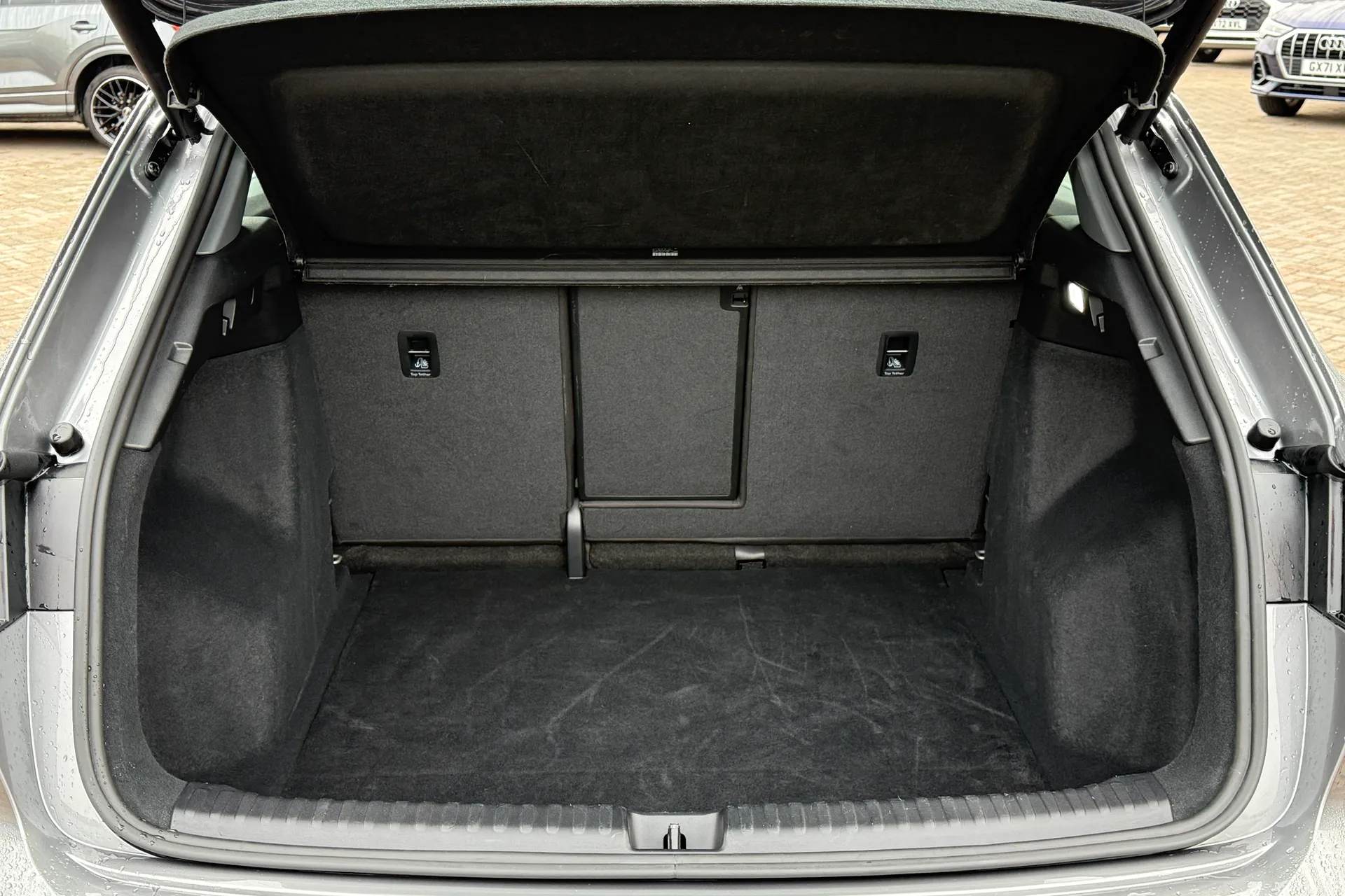 Audi Q4 thumbnail image number 33