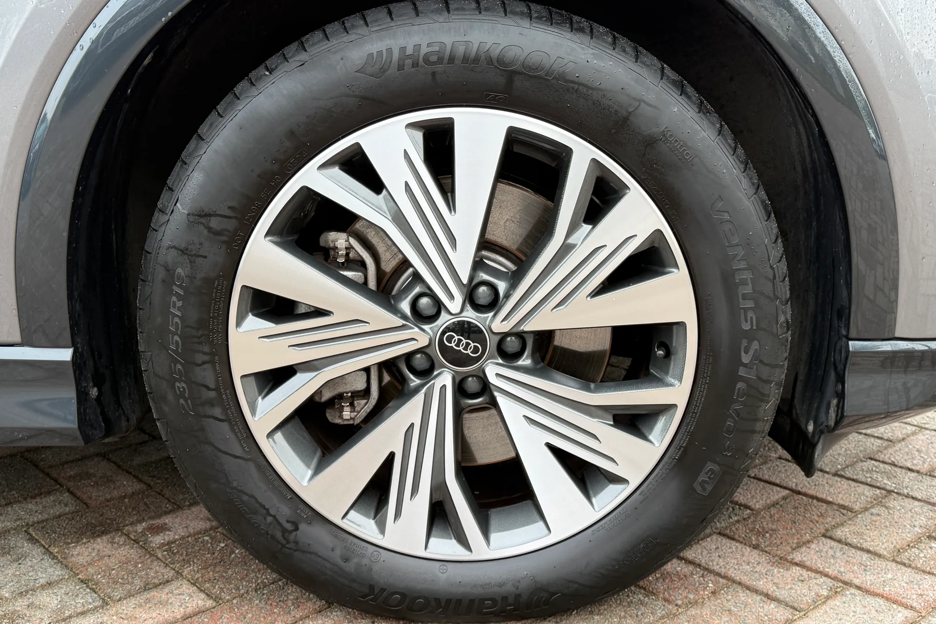 Audi Q4 thumbnail image number 48