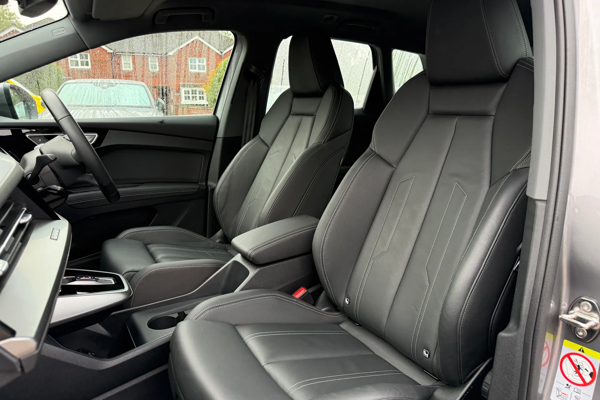 Audi Q4 thumbnail image number 29