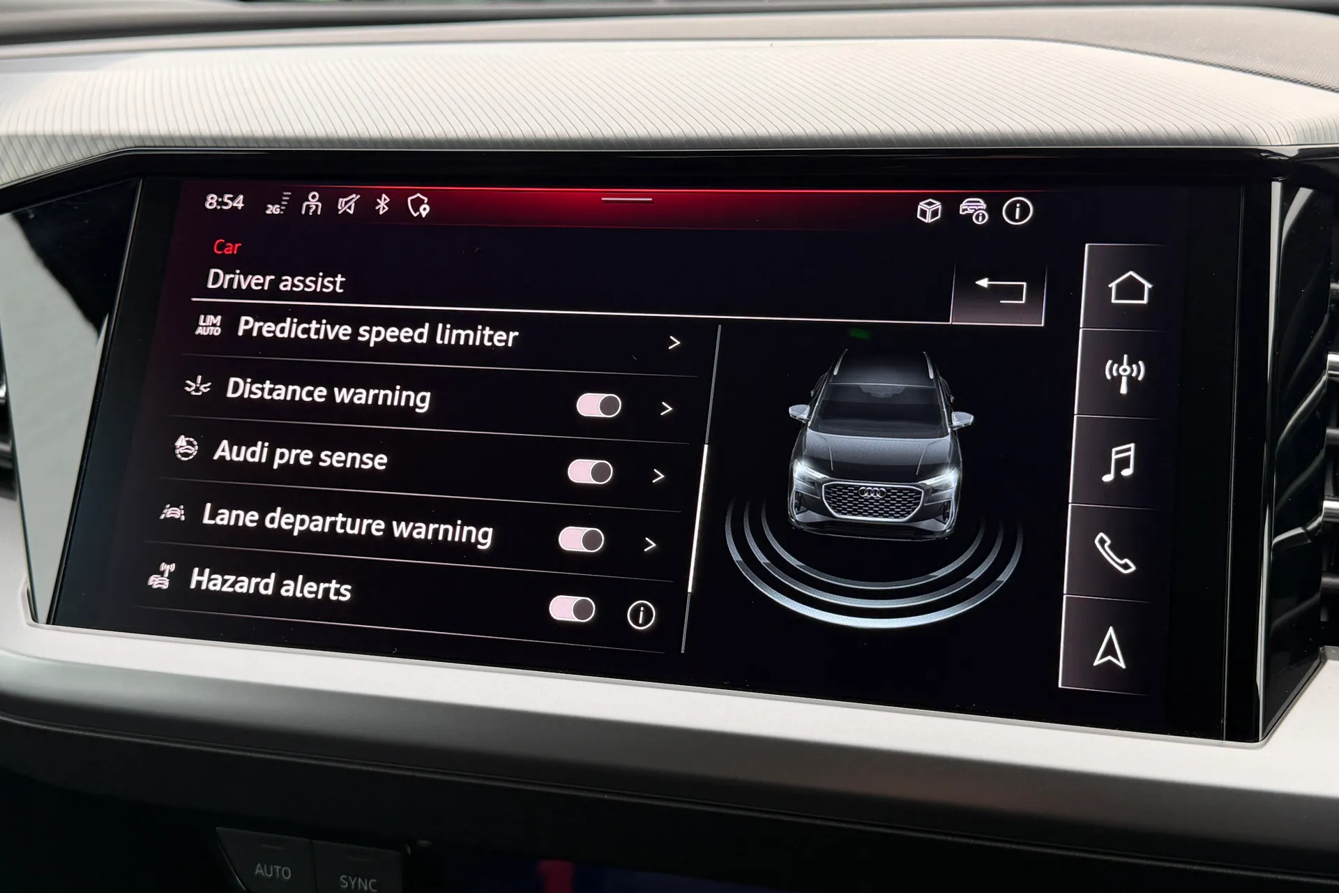 Audi Q4 thumbnail image number 11