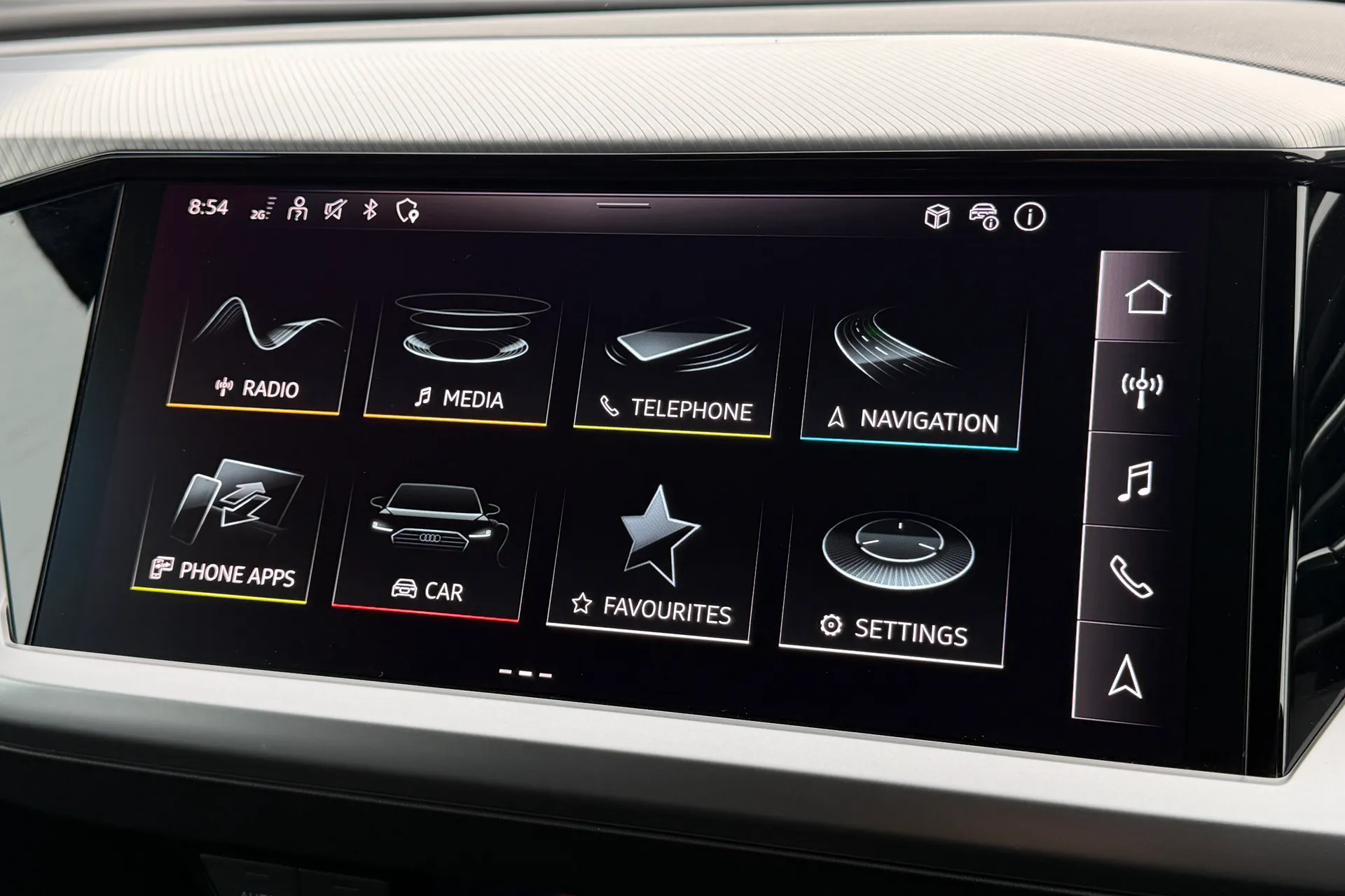 Audi Q4 thumbnail image number 13