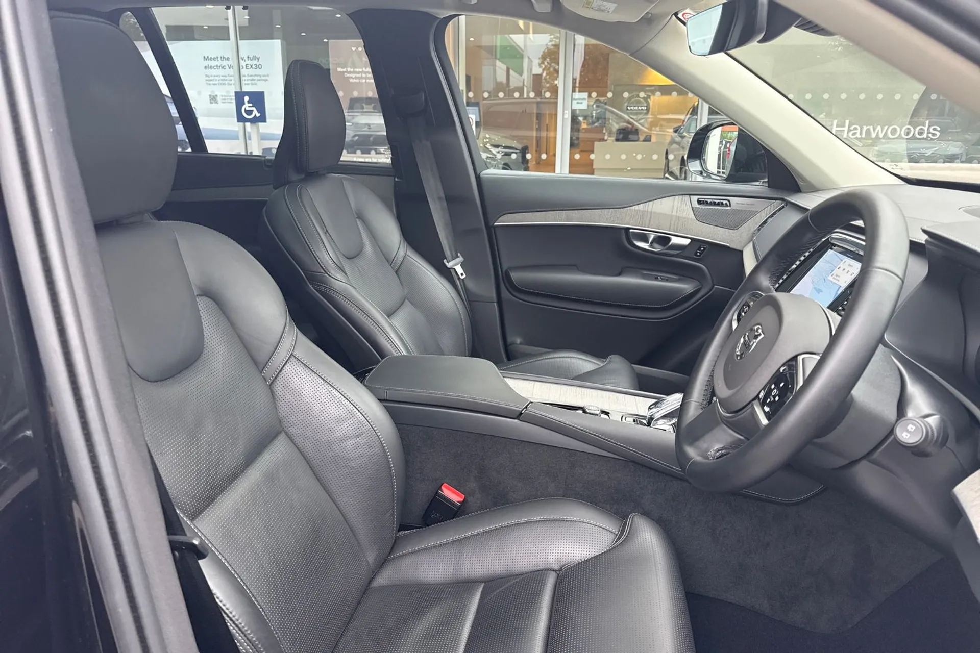 Volvo XC90 thumbnail image number 25