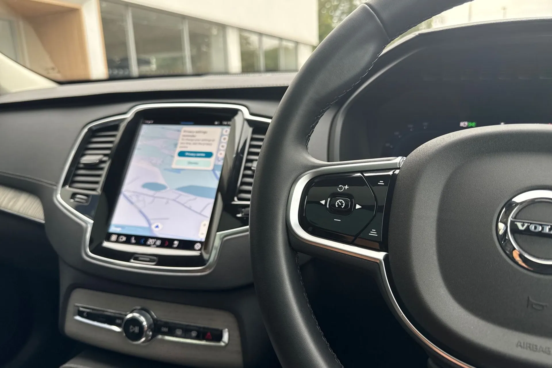 Volvo XC90 thumbnail image number 36