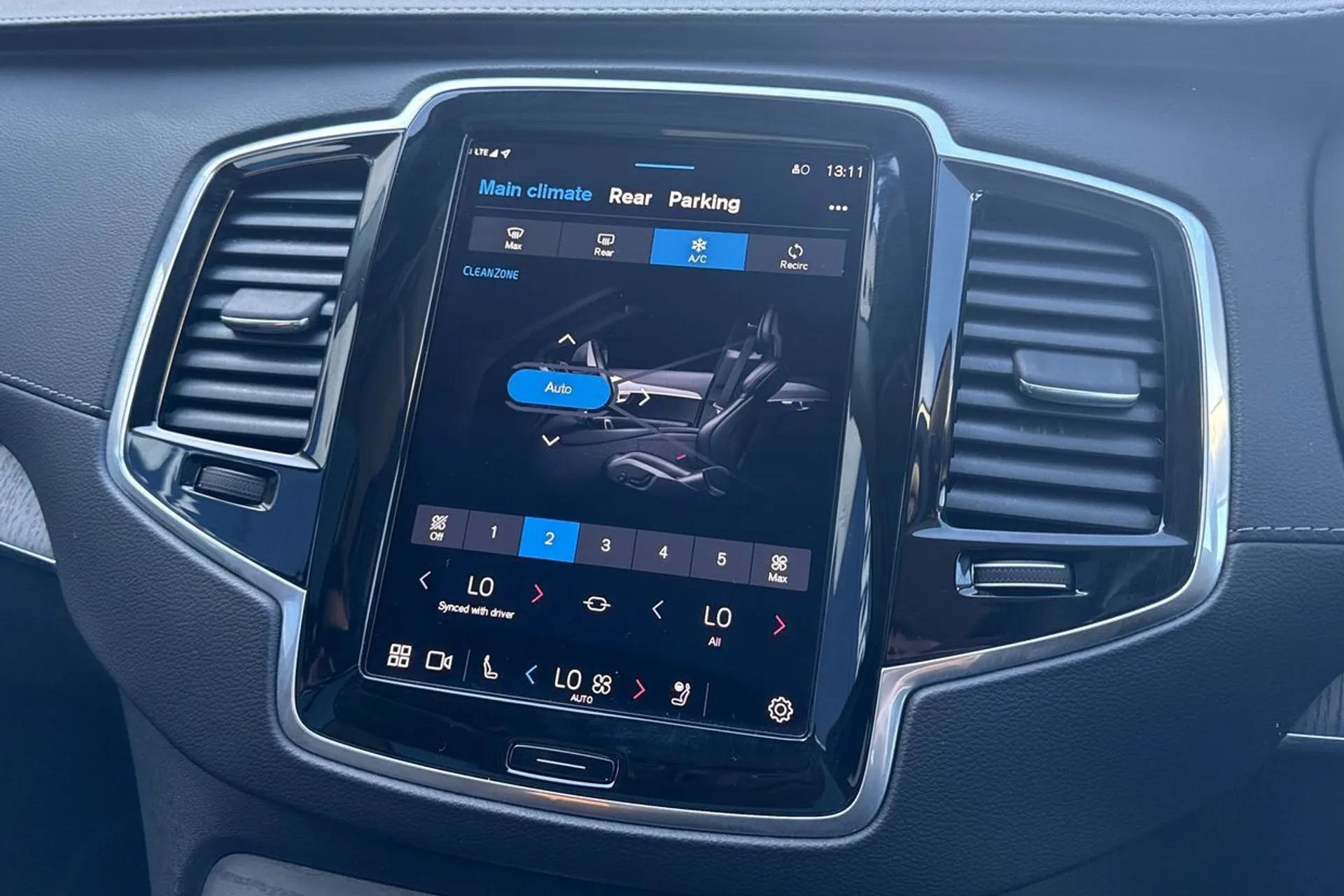 Volvo XC90 thumbnail image number 39