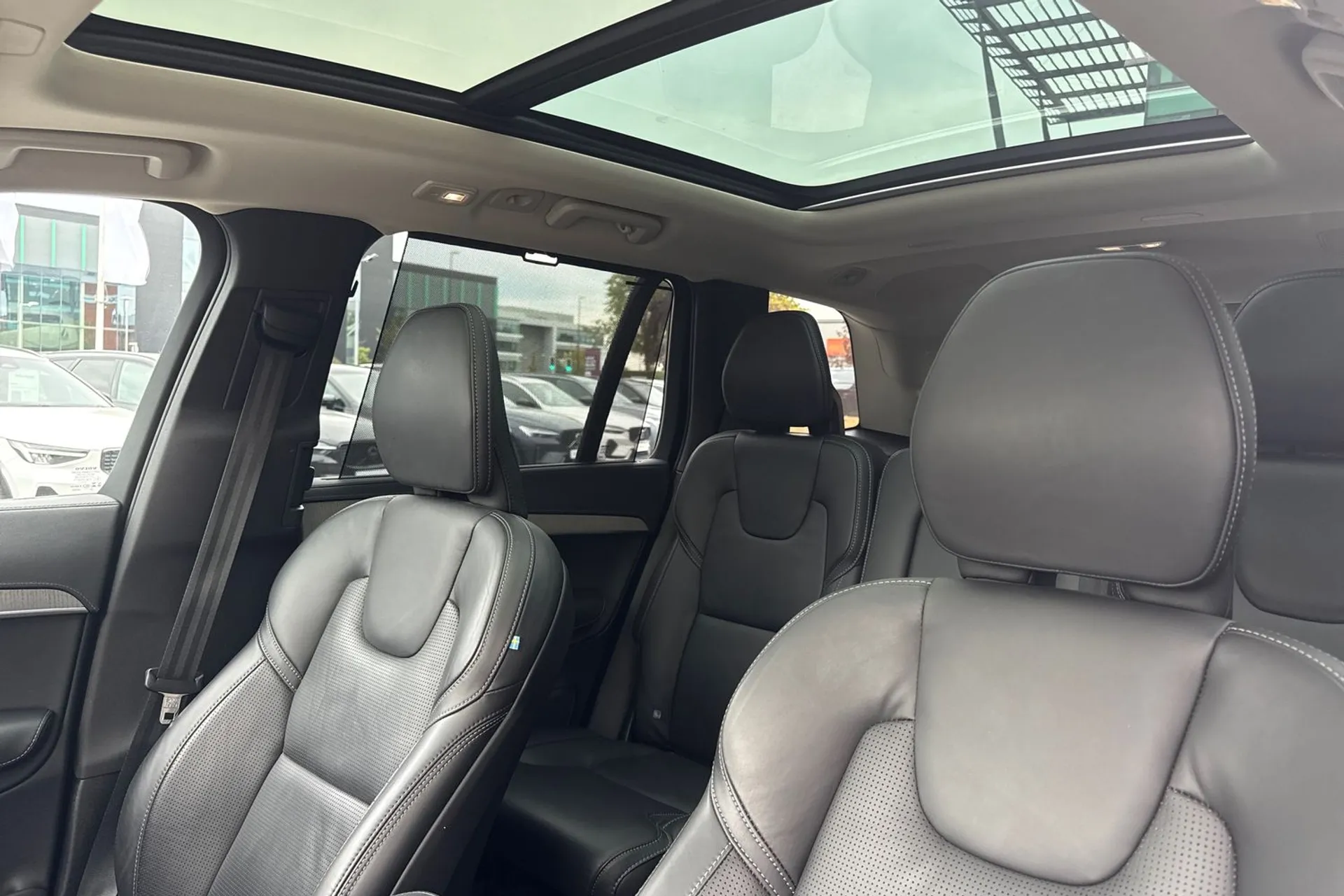 Volvo XC90 thumbnail image number 28