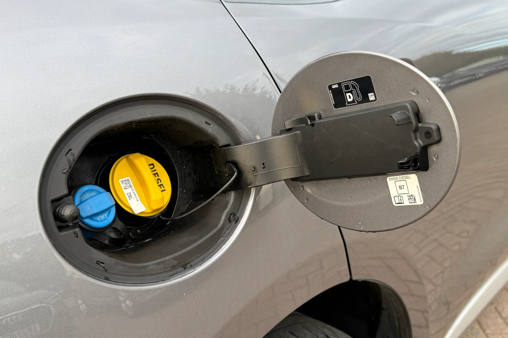 Jaguar F-PACE thumbnail image number 47