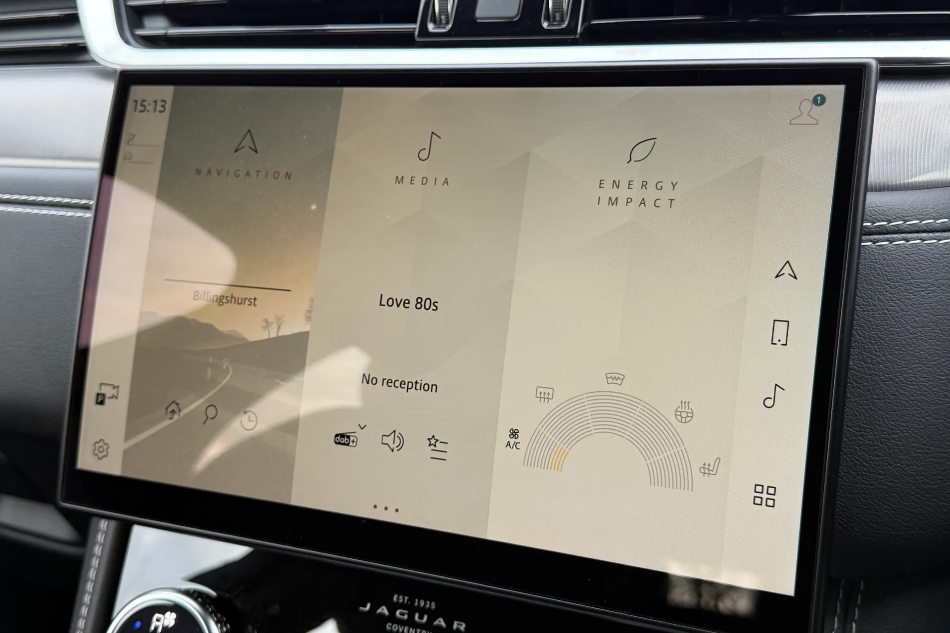 Jaguar F-PACE thumbnail image number 9