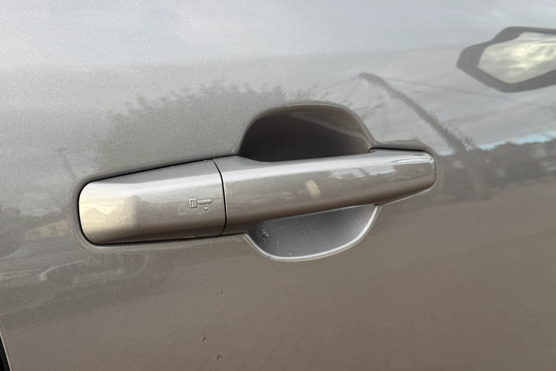 Jaguar F-PACE thumbnail image number 48