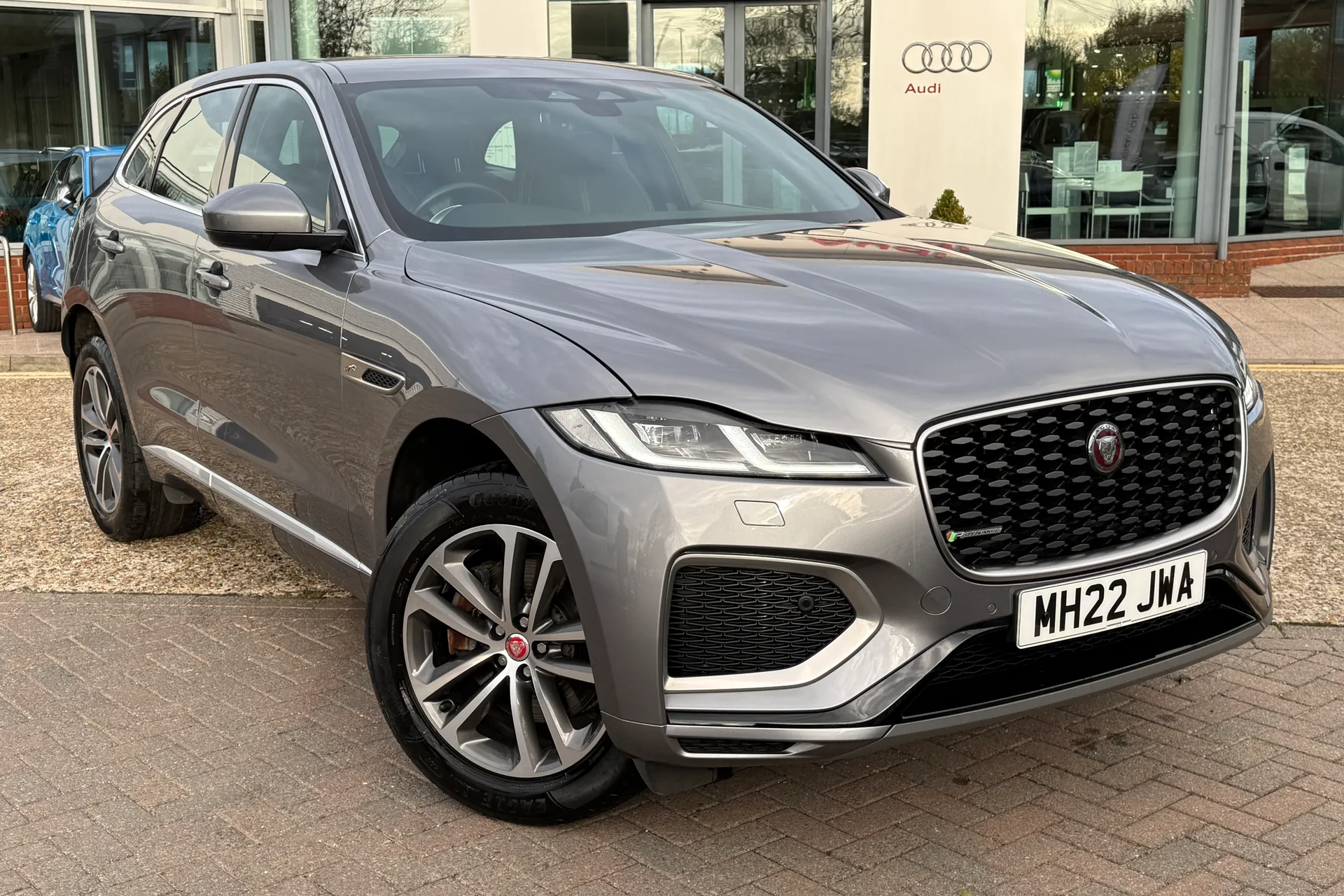 Jaguar F-PACE thumbnail image number 21