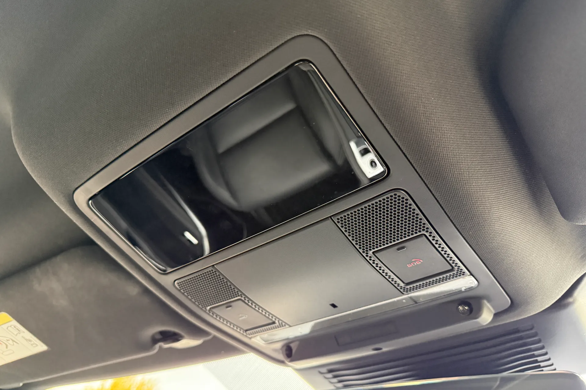 Jaguar F-PACE thumbnail image number 17