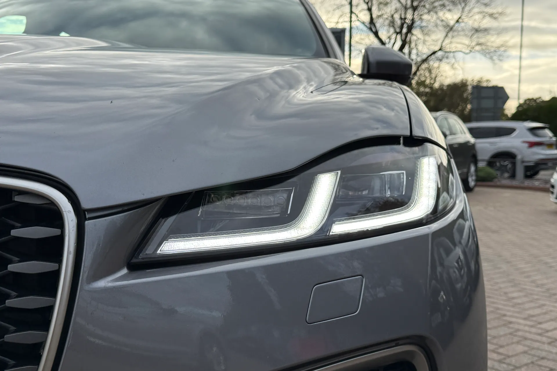 Jaguar F-PACE thumbnail image number 49