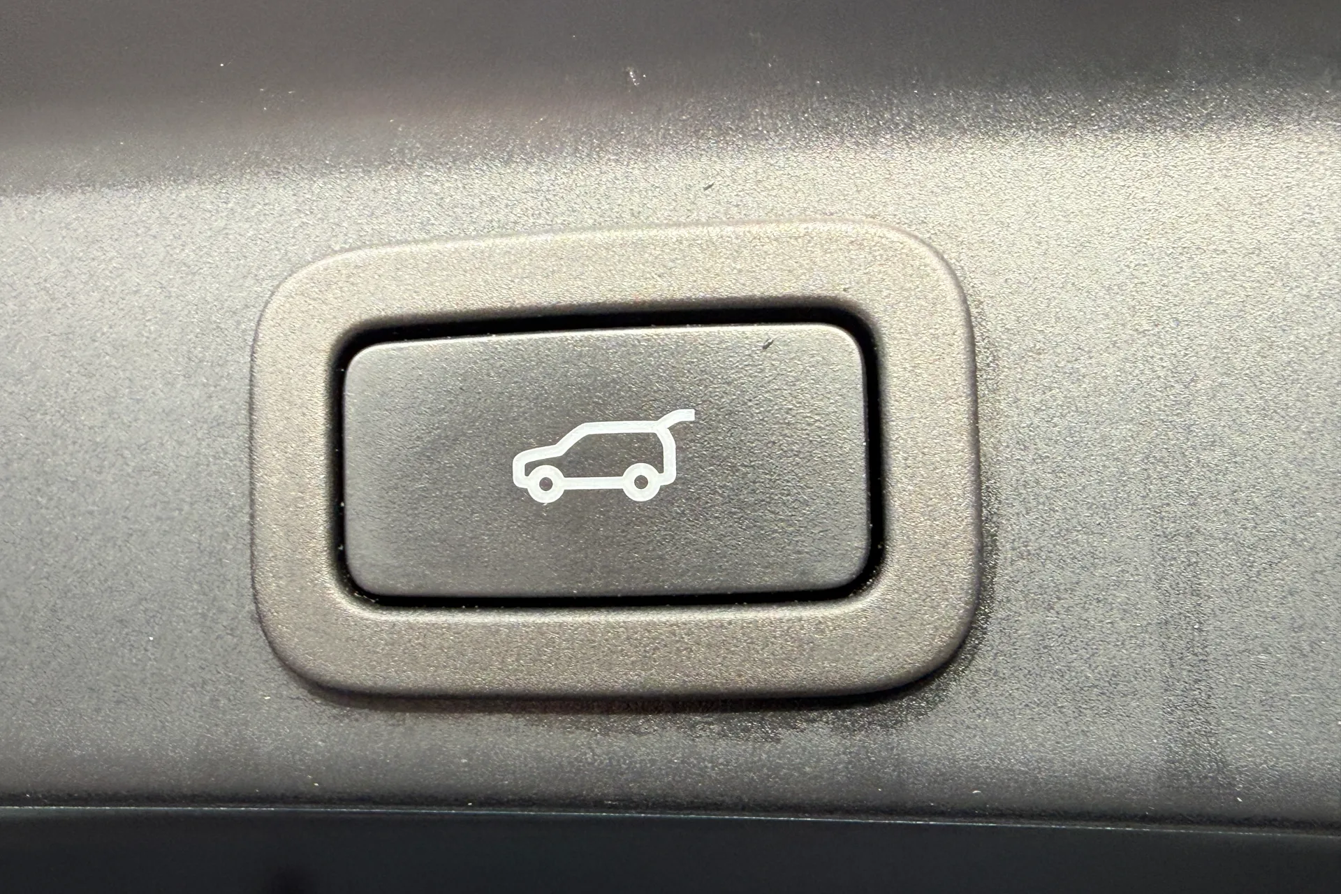 Jaguar F-PACE thumbnail image number 33