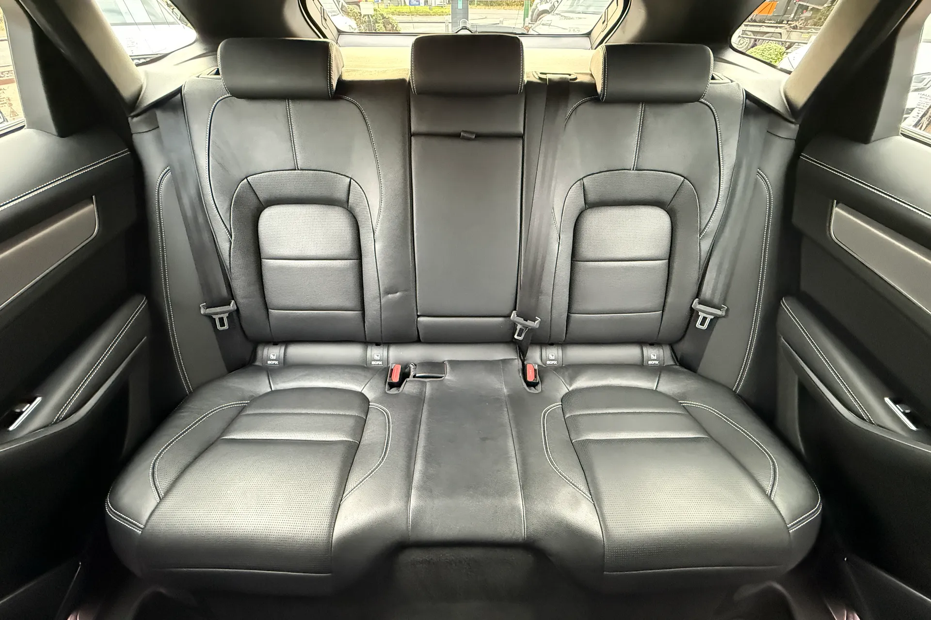 Jaguar F-PACE thumbnail image number 34