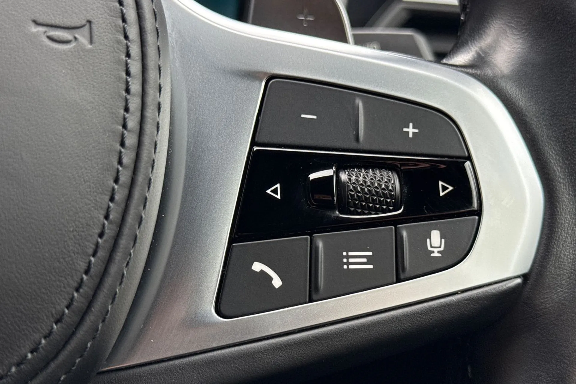 BMW 4 SERIES thumbnail image number 37