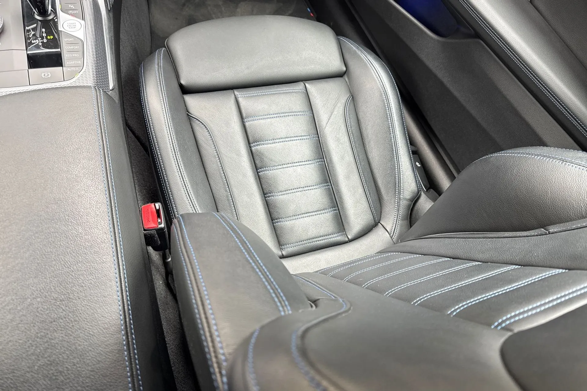 BMW 4 SERIES thumbnail image number 33