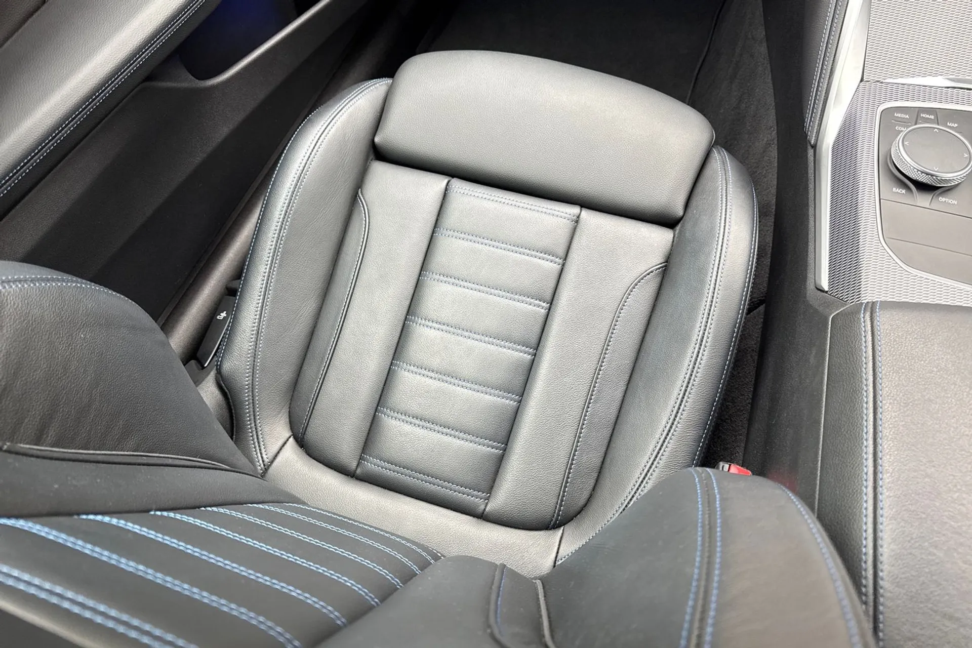 BMW 4 SERIES thumbnail image number 32