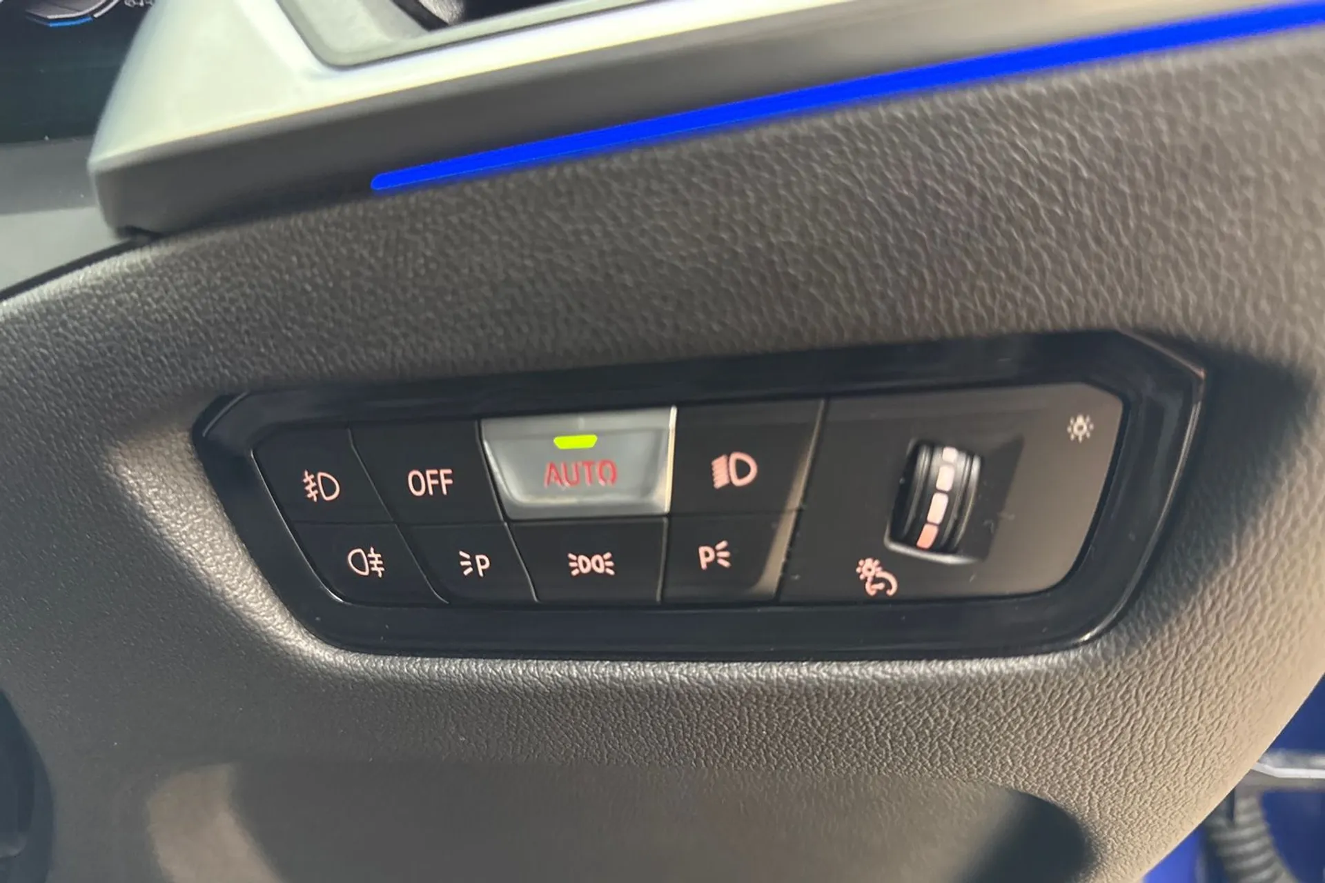 BMW 4 SERIES thumbnail image number 46