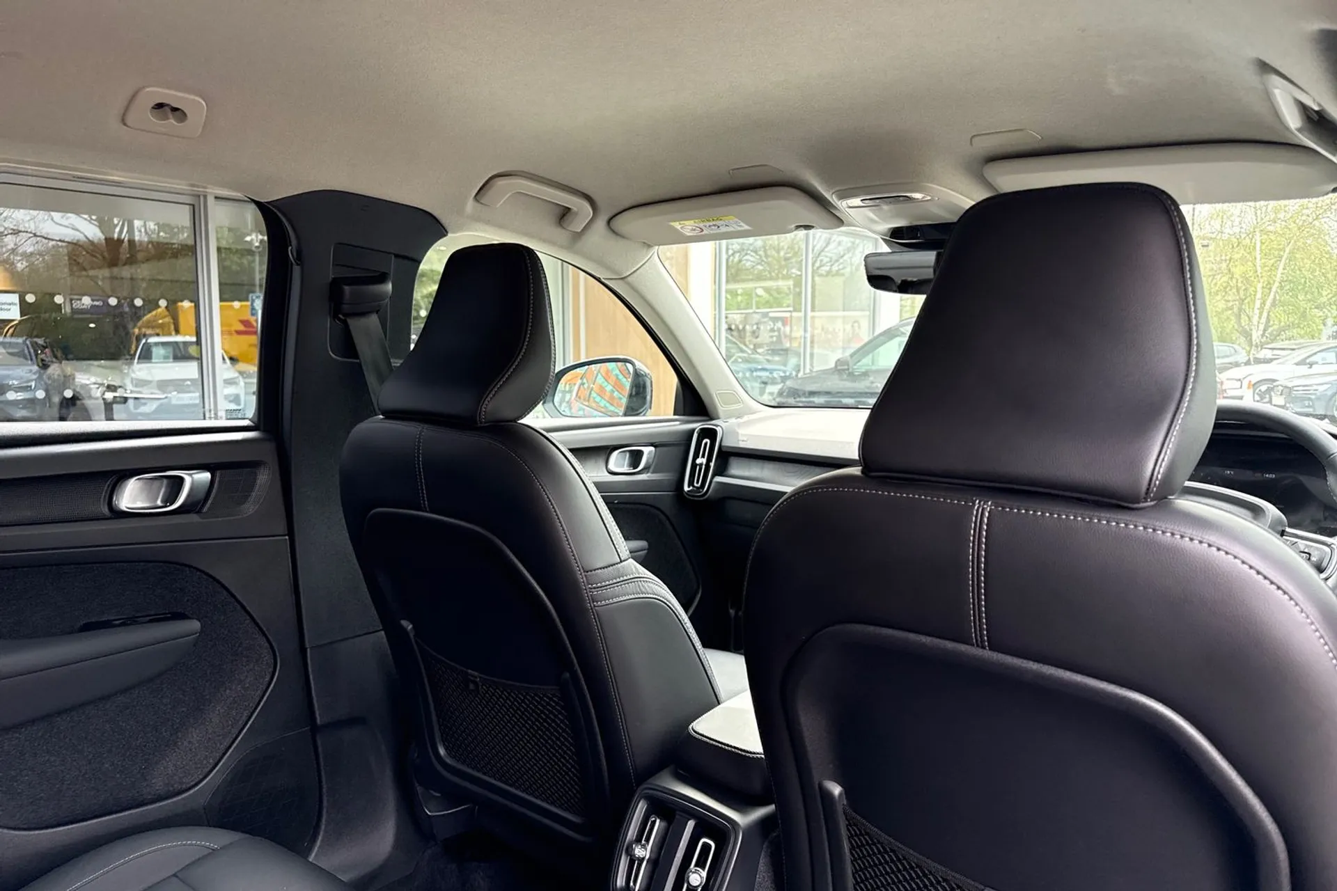 Volvo XC40 thumbnail image number 23