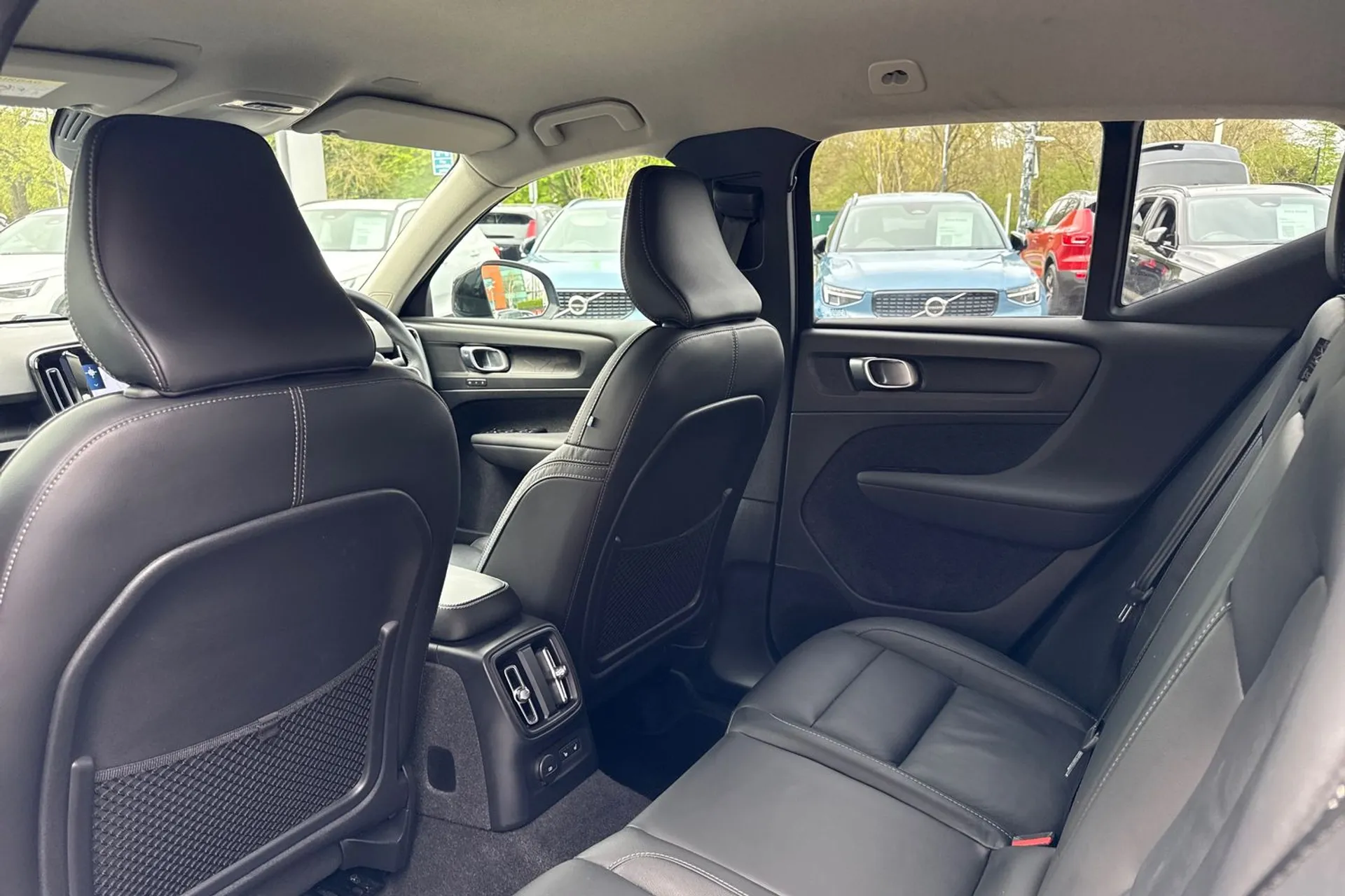 Volvo XC40 thumbnail image number 30