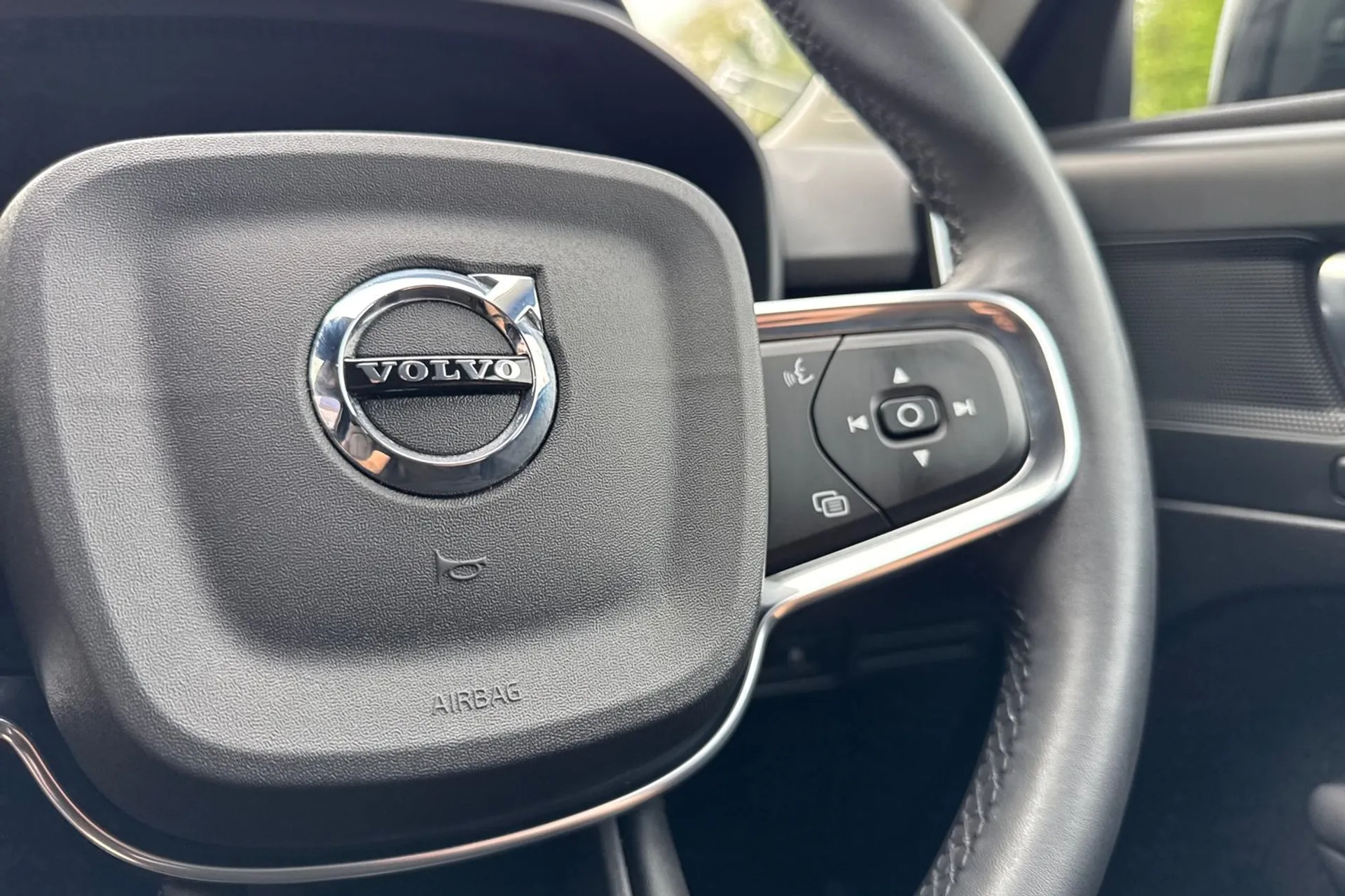 Volvo XC40 thumbnail image number 36