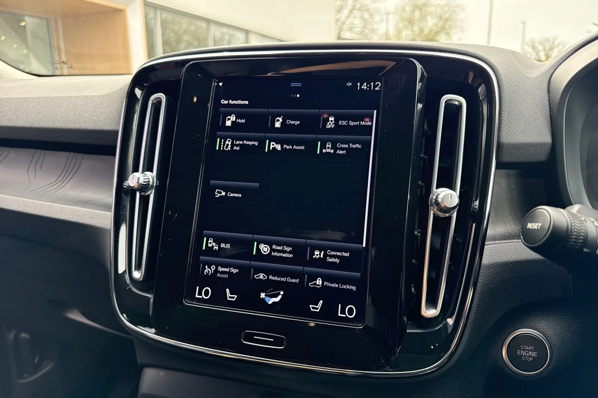 Volvo XC40 thumbnail image number 40