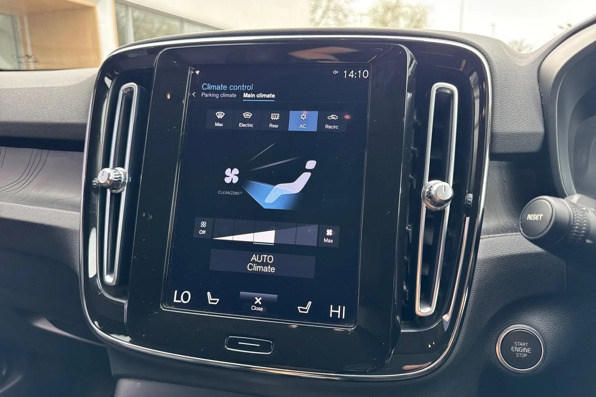 Volvo XC40 thumbnail image number 37