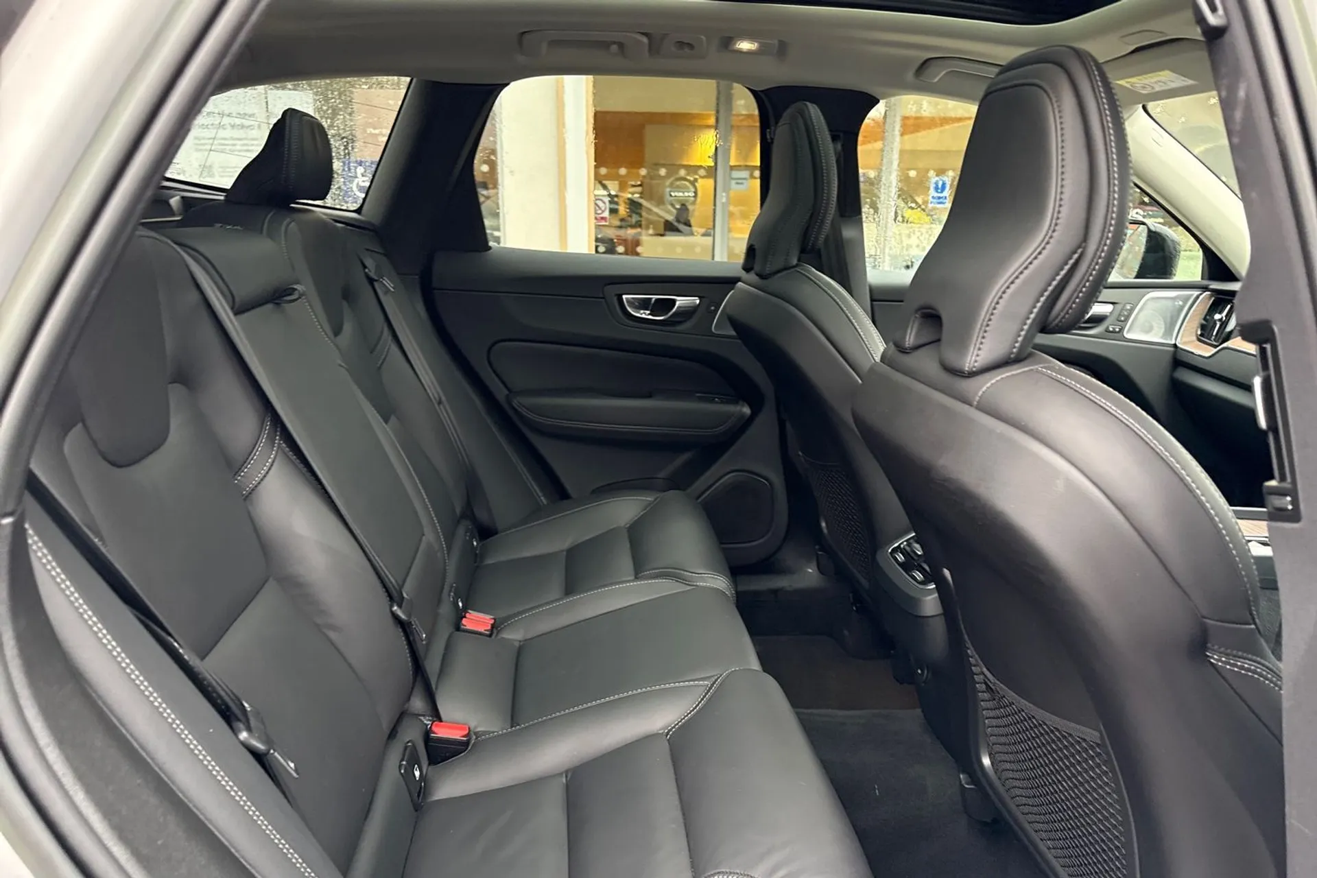 Volvo XC60 thumbnail image number 23