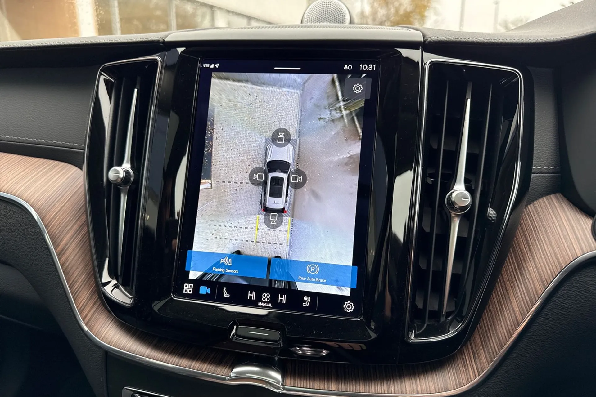 Volvo XC60 thumbnail image number 4