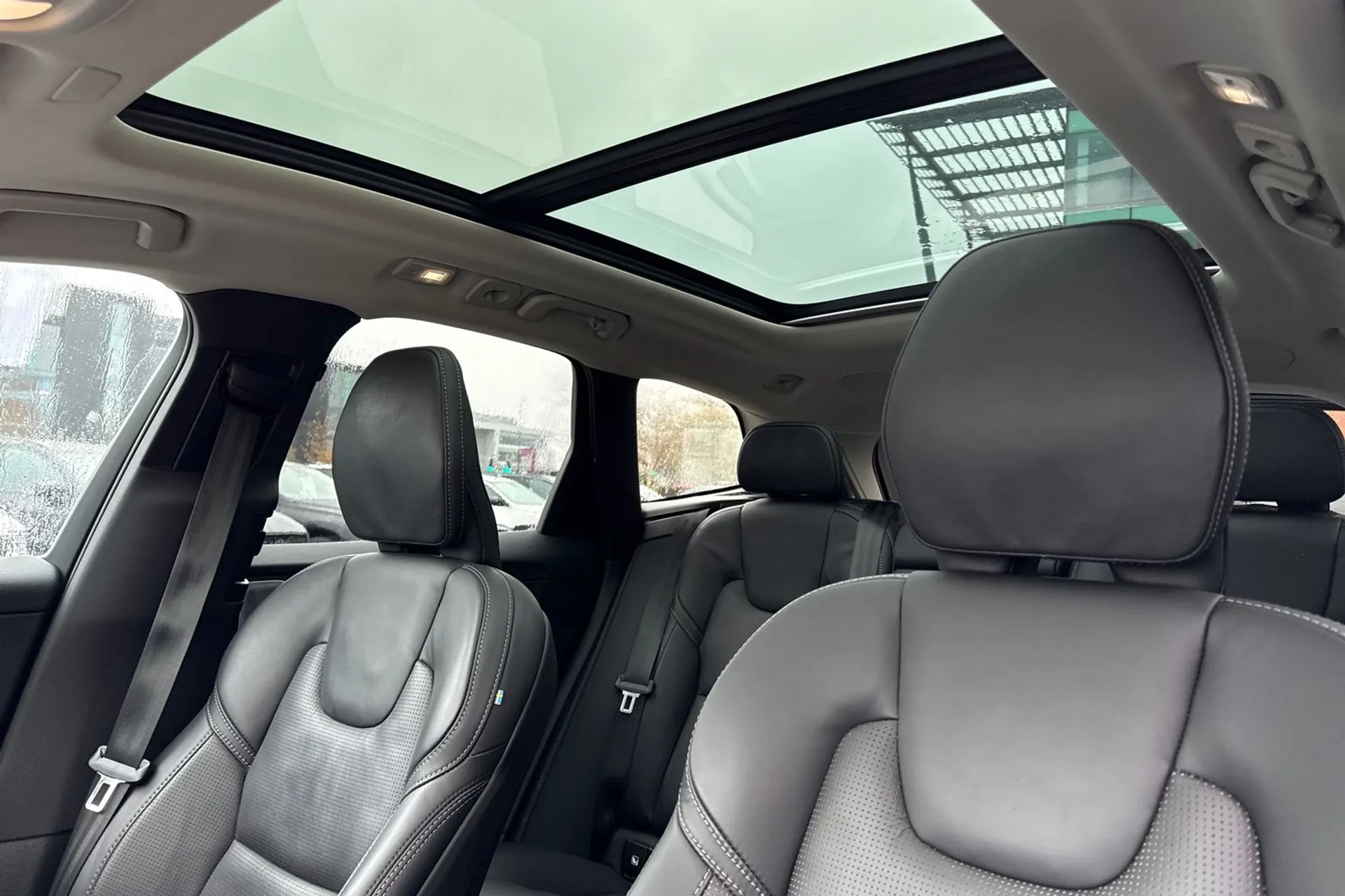 Volvo XC60 thumbnail image number 29