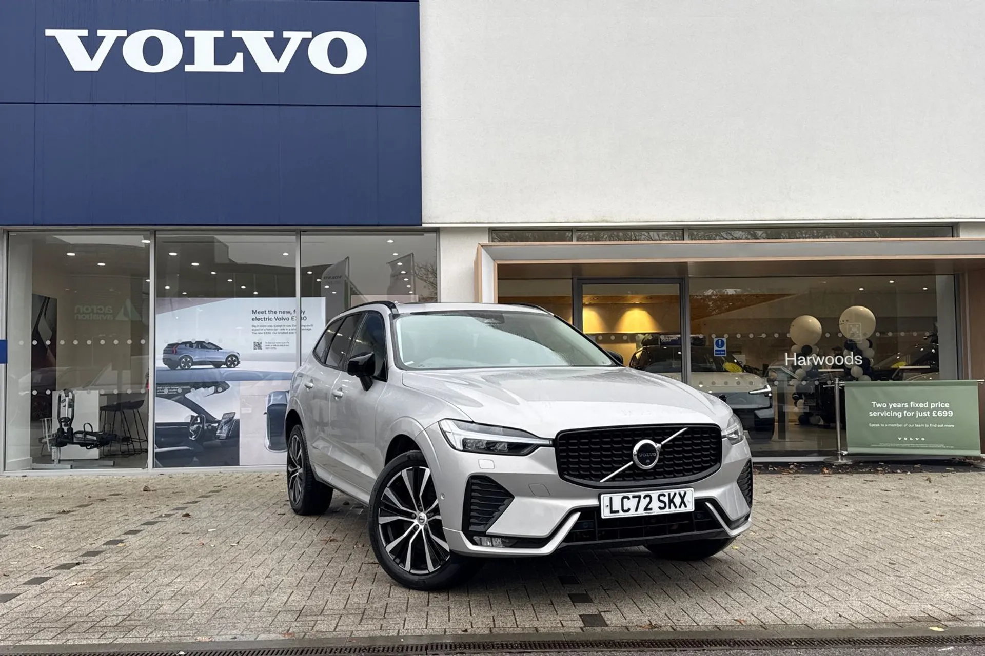 Volvo XC60 focused image