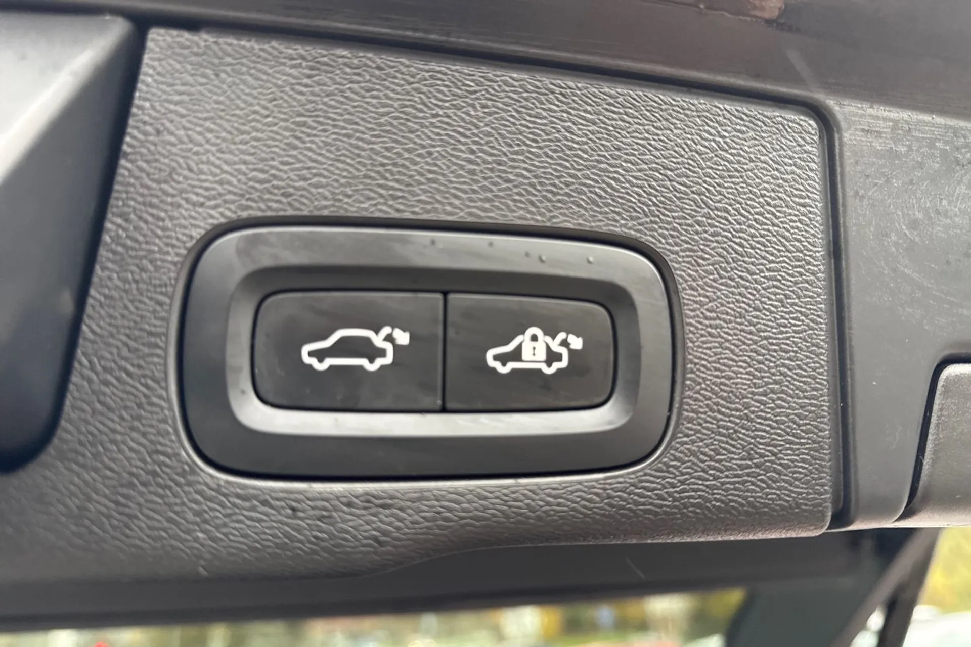 Volvo XC60 thumbnail image number 21